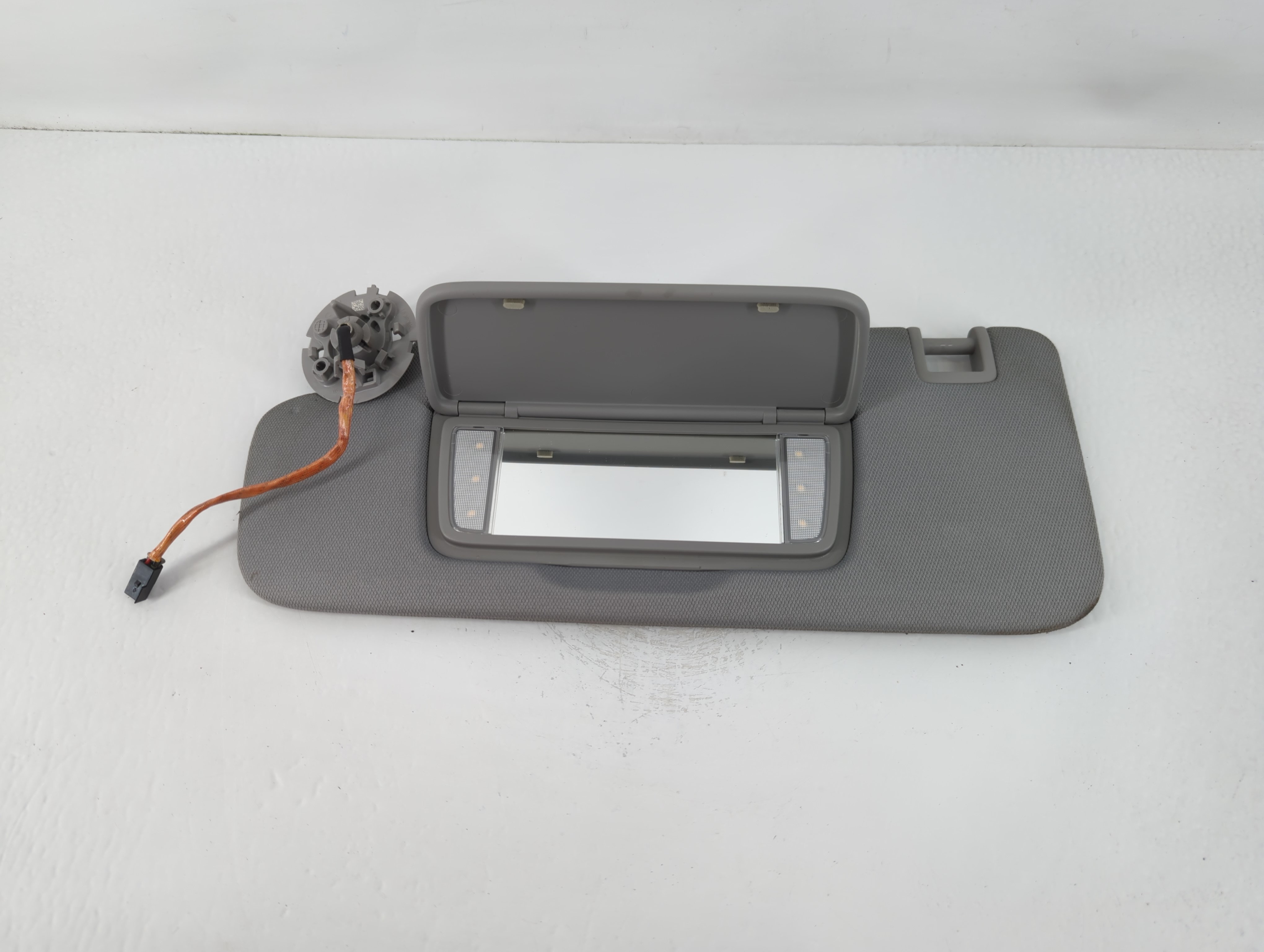 Picture of Gmc Terrain Driver Sun Visor Mirror Left Sunvisor Grey 753849
