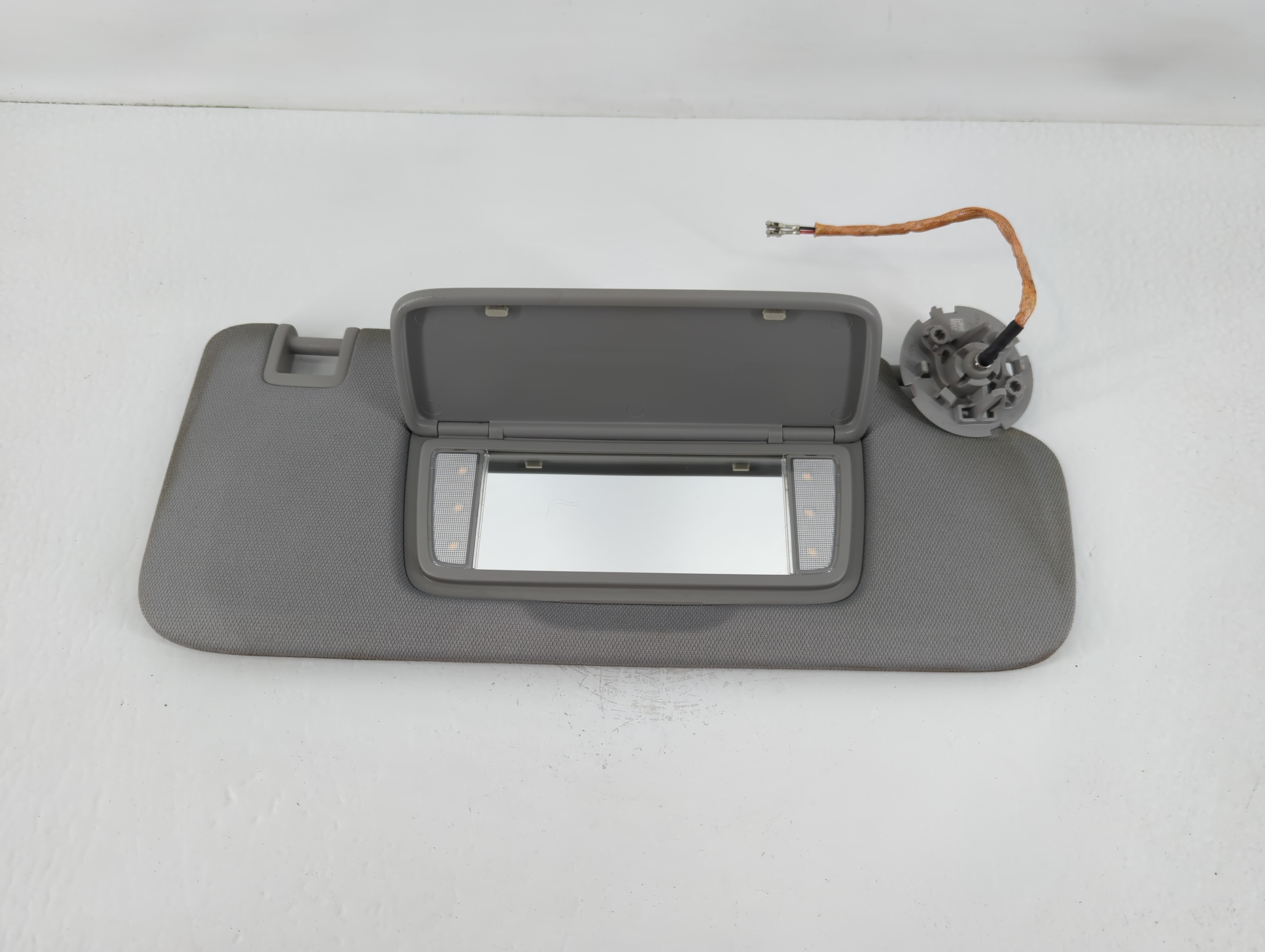 Picture of 2019 Gmc Terrain Passenger Sun Visor Mirror Right Sunvisor Grey 753850