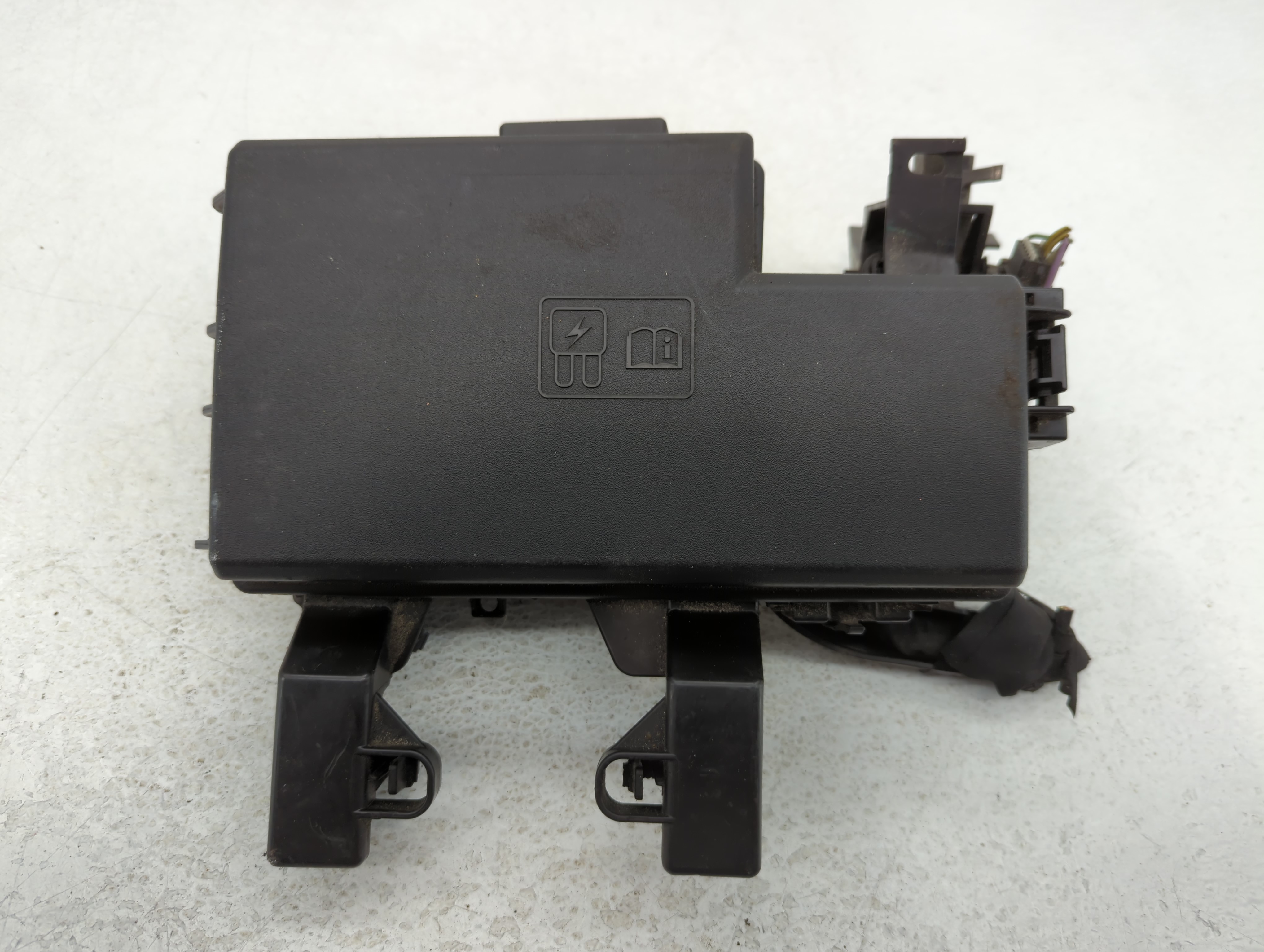 2022 Ford Mustang Fusebox Fuse Box Relay Module 754114 - Oemusedautoparts1.com
