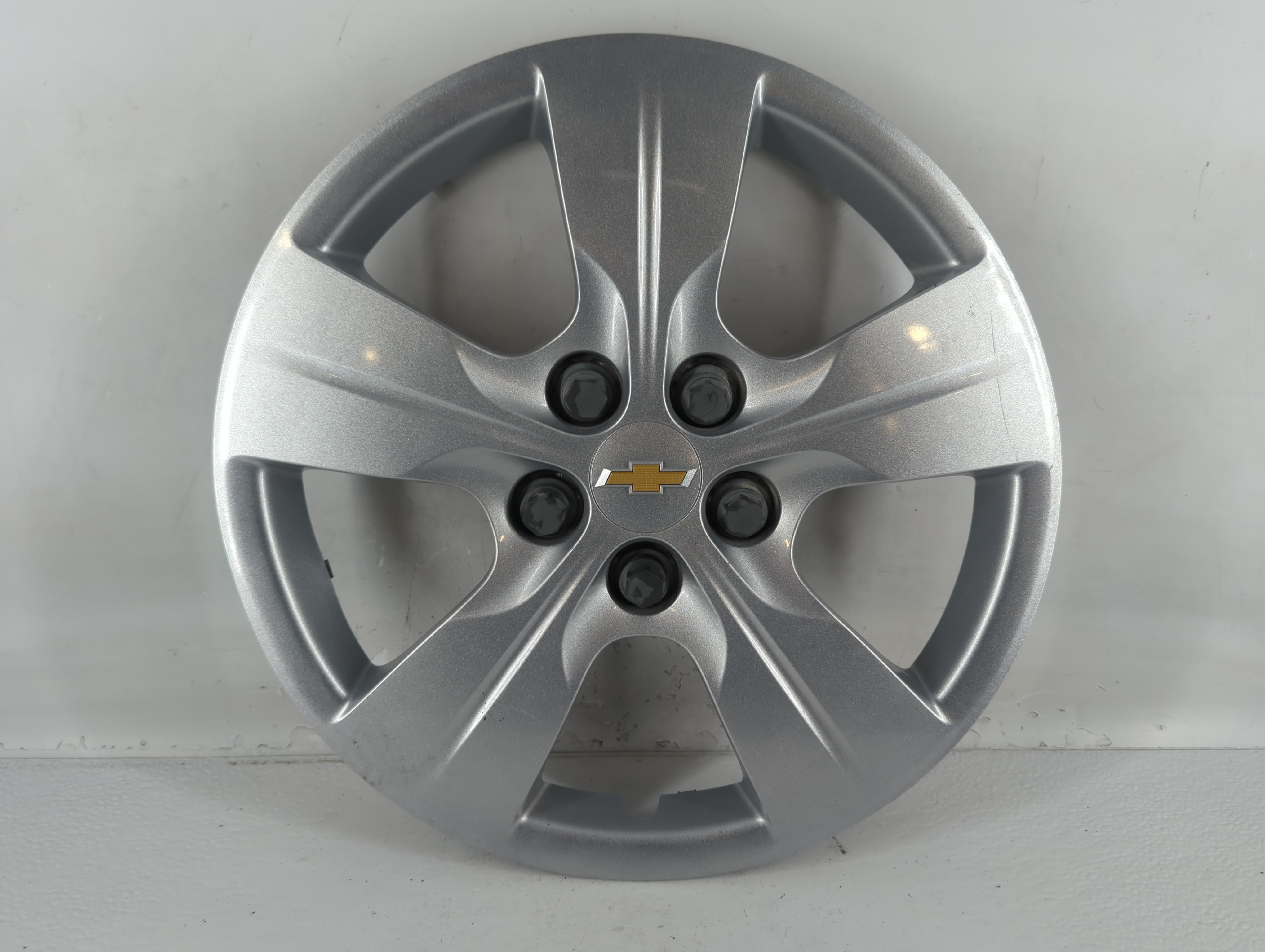 2018 Chevrolet Cruze Center Cap Oem 754204 - Oemusedautoparts1.com