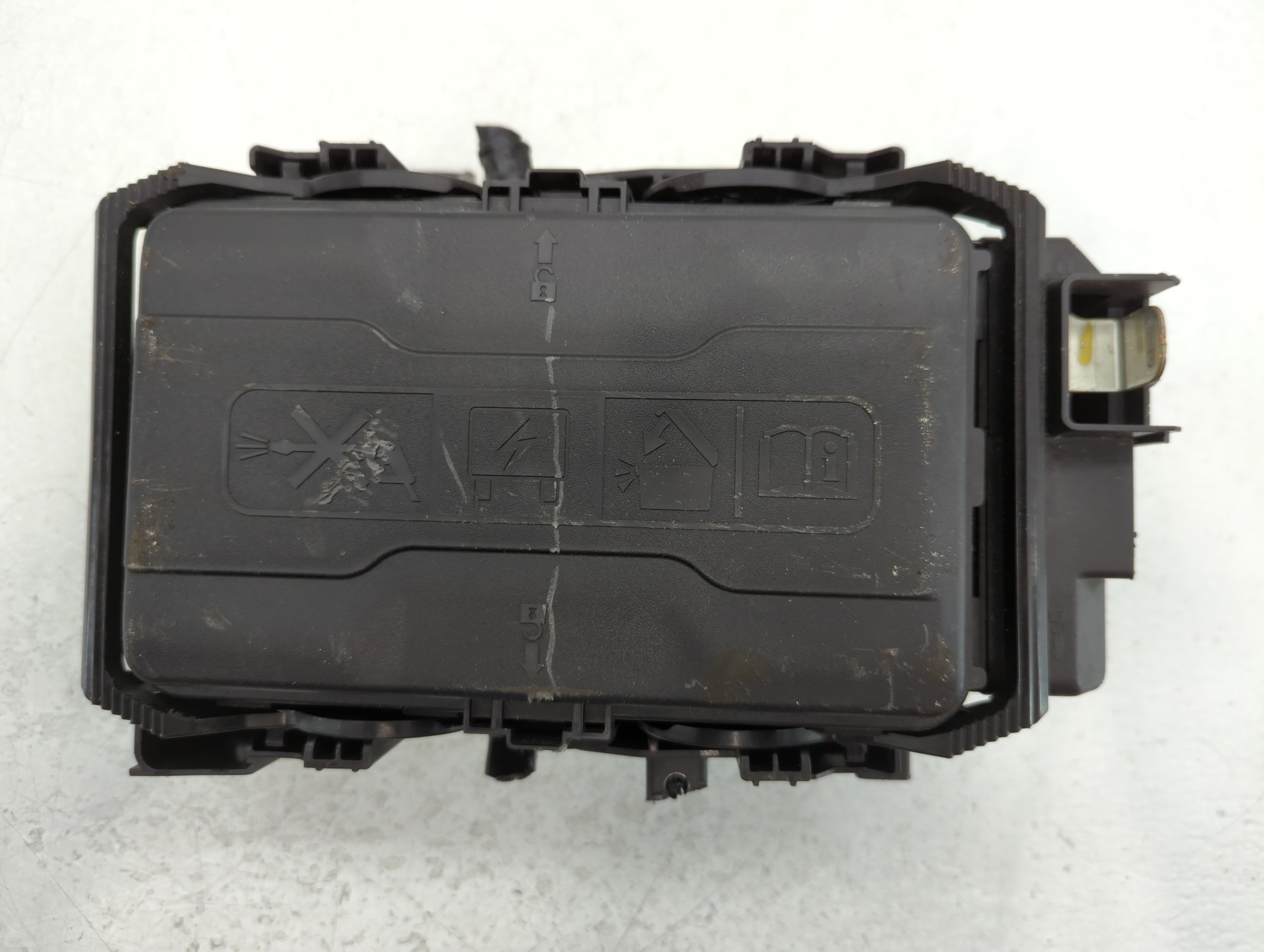 2022 Chevrolet Malibu Fusebox Fuse Box Relay Module Pp-gf35 754272 - Oemusedautoparts1.com