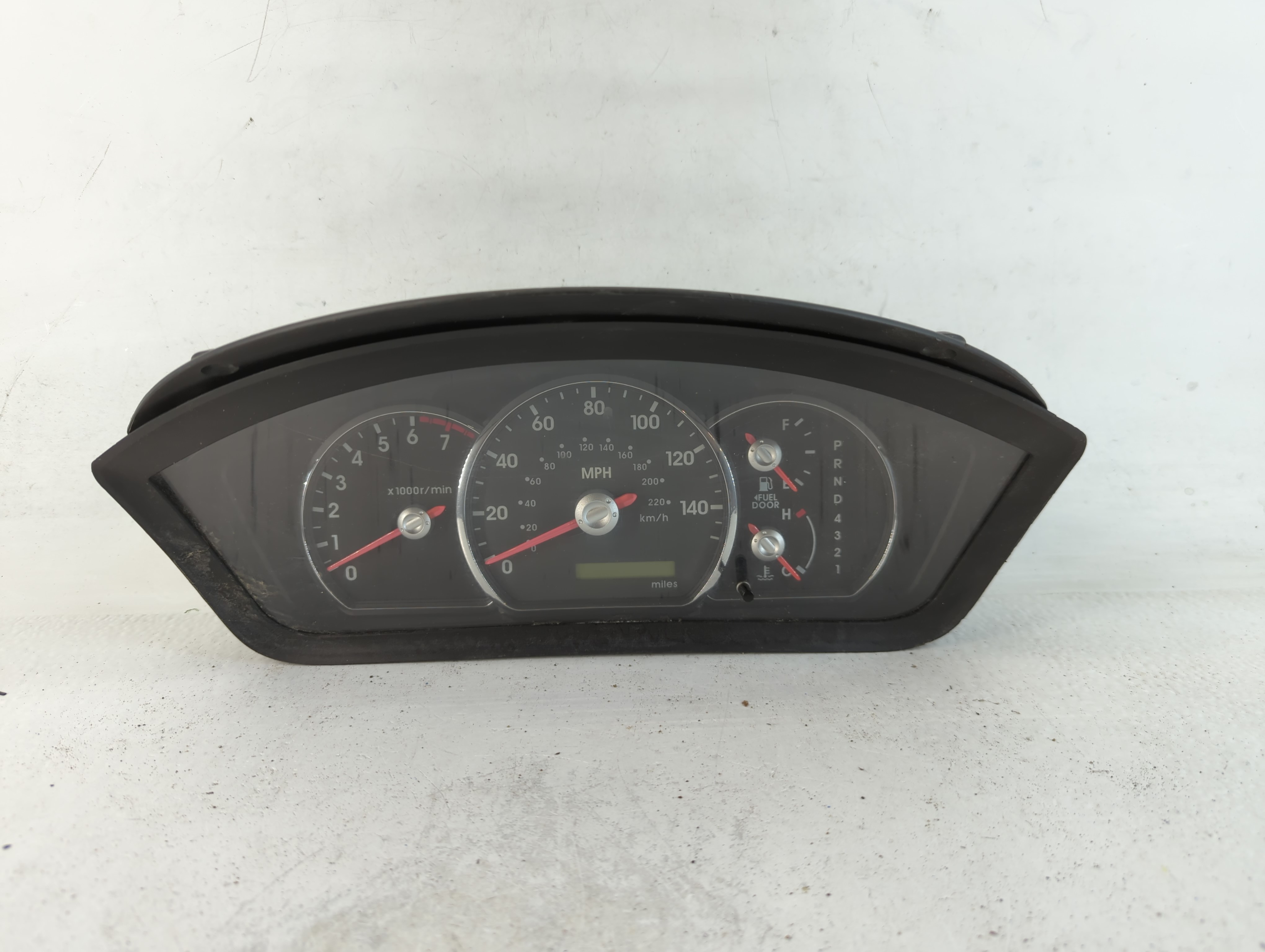 Picture of 2006 Mitsubishi Endeavor Speedometer Instrument Cluster Gauges 756491