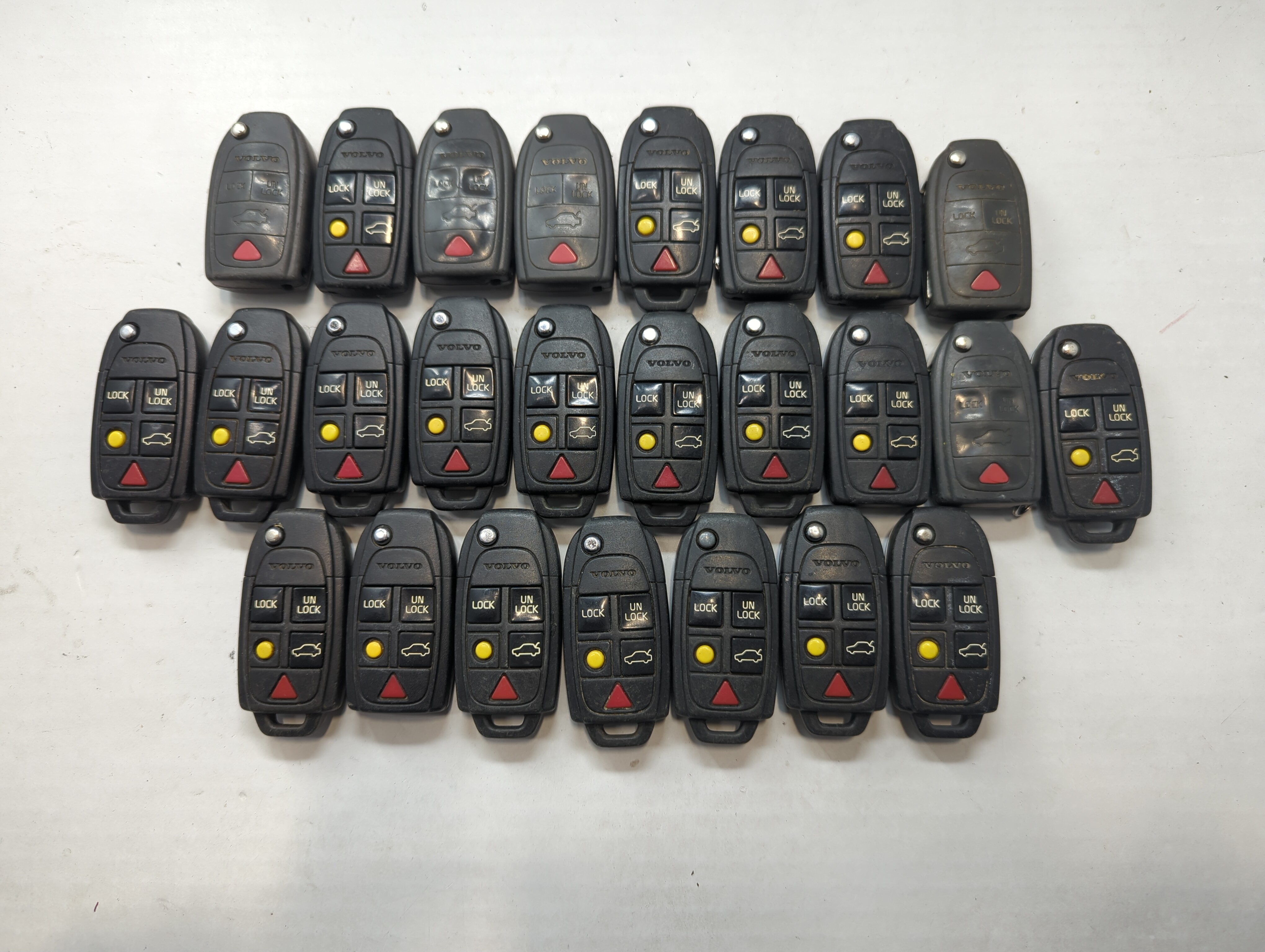 Picture of Lot of 25 Volvo Keyless Entry Remote Fob LQNP2T-APU 757489