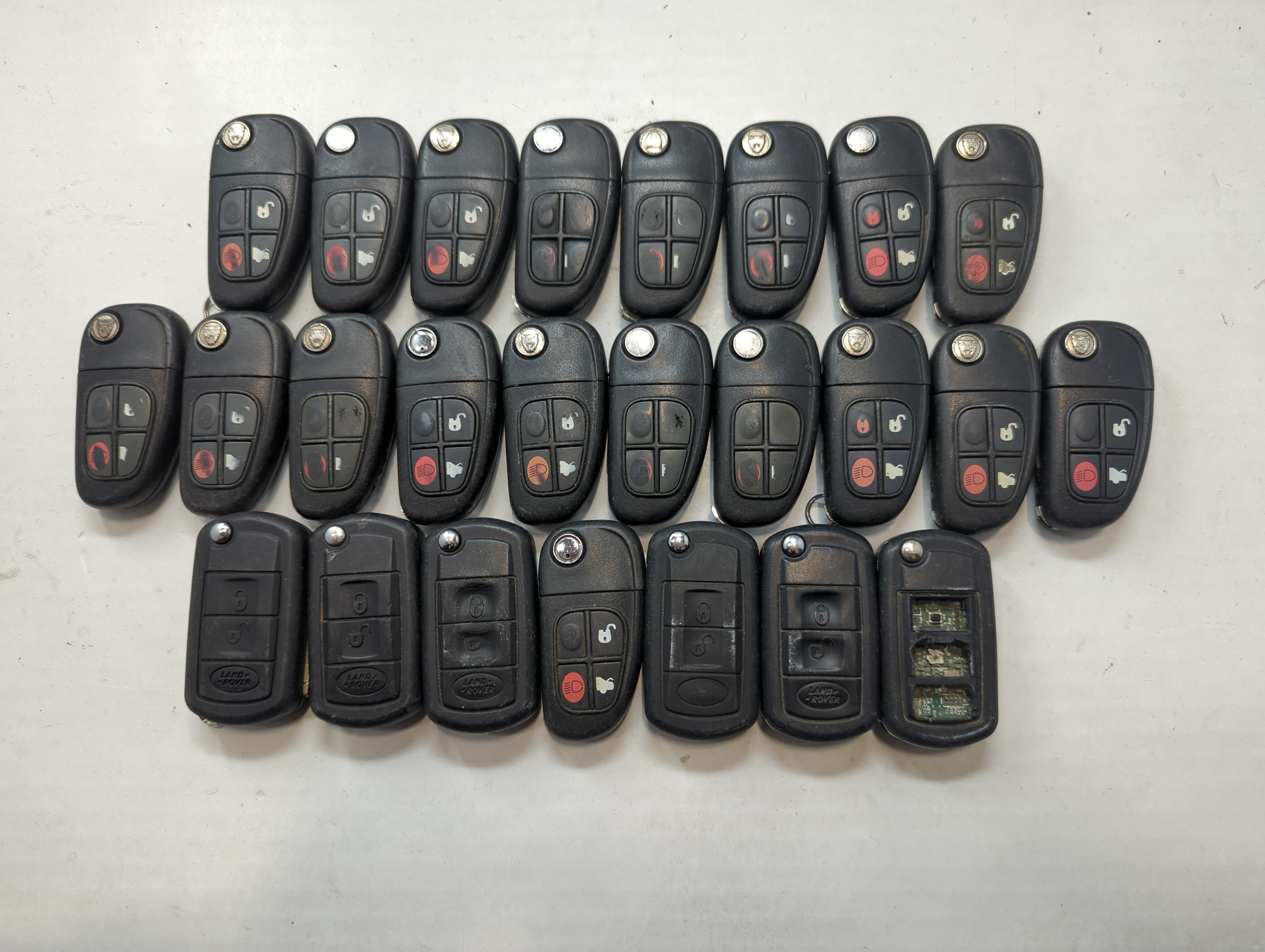 Picture of Lot of 25 Volvo Keyless Entry Remote Fob LQNP2T-APU 757548