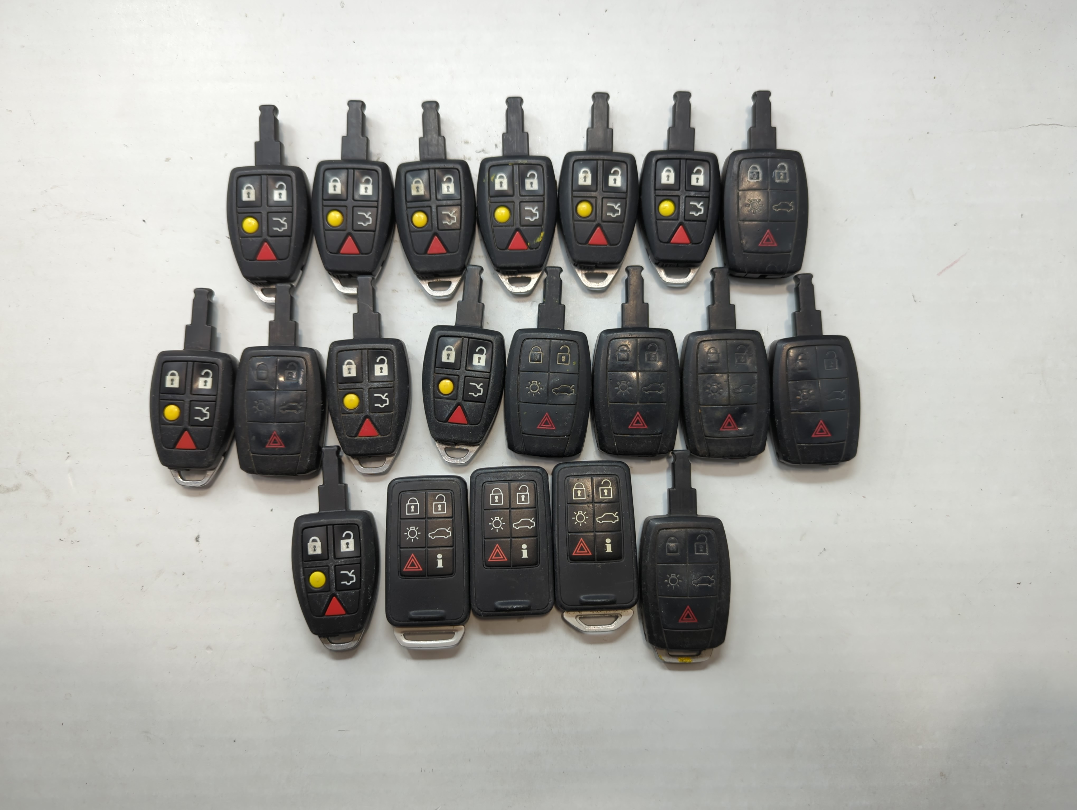 Picture of Lot of 20 Volvo Keyless Entry Remote Fob MIXED FCC IDS MIXED PART NUMBERS 757591
