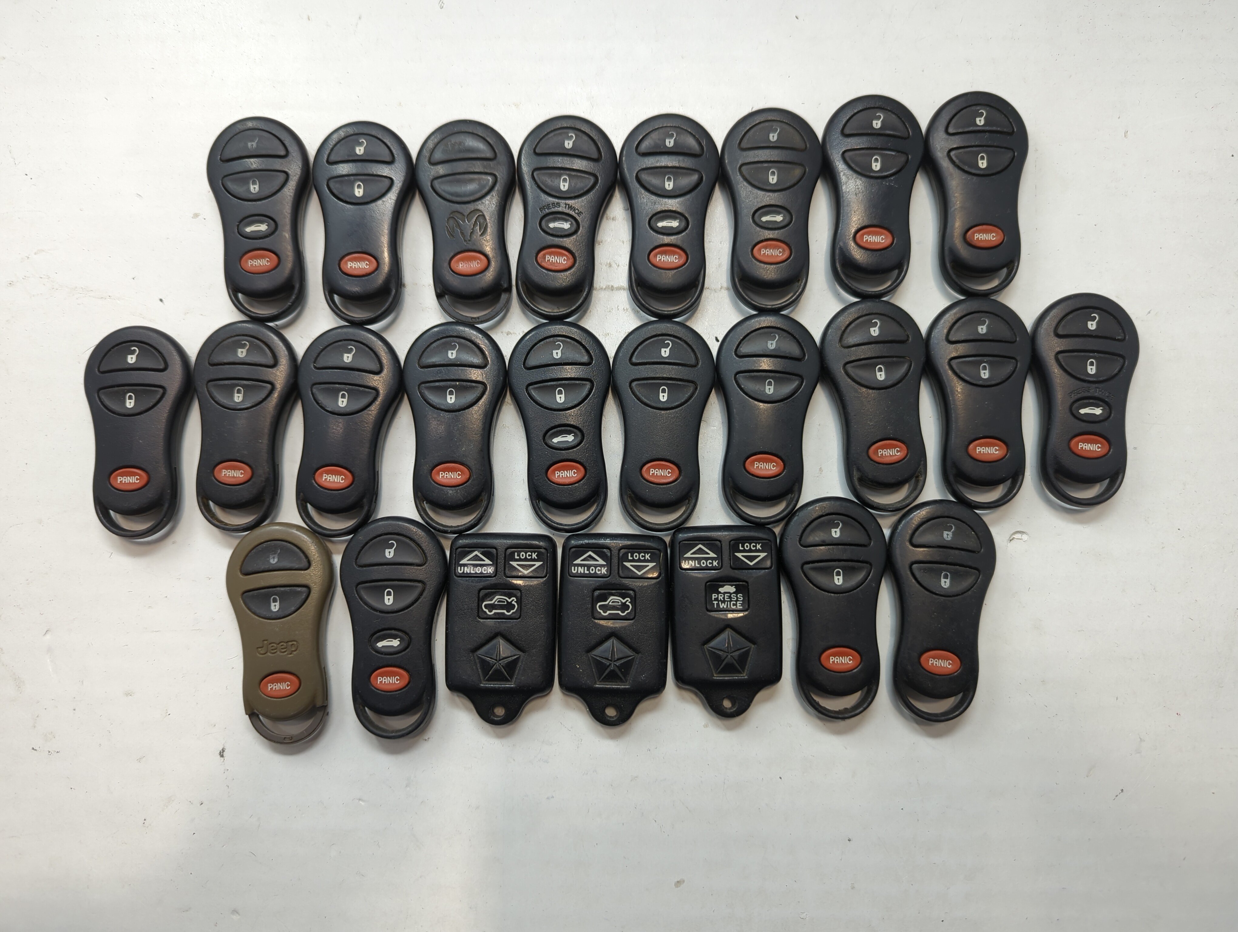 Lot of 25 Dodge Keyless Entry Remote Fob MIXED FCC IDS MIXED PART NUMBERS 757632 - Oemusedautoparts1.com