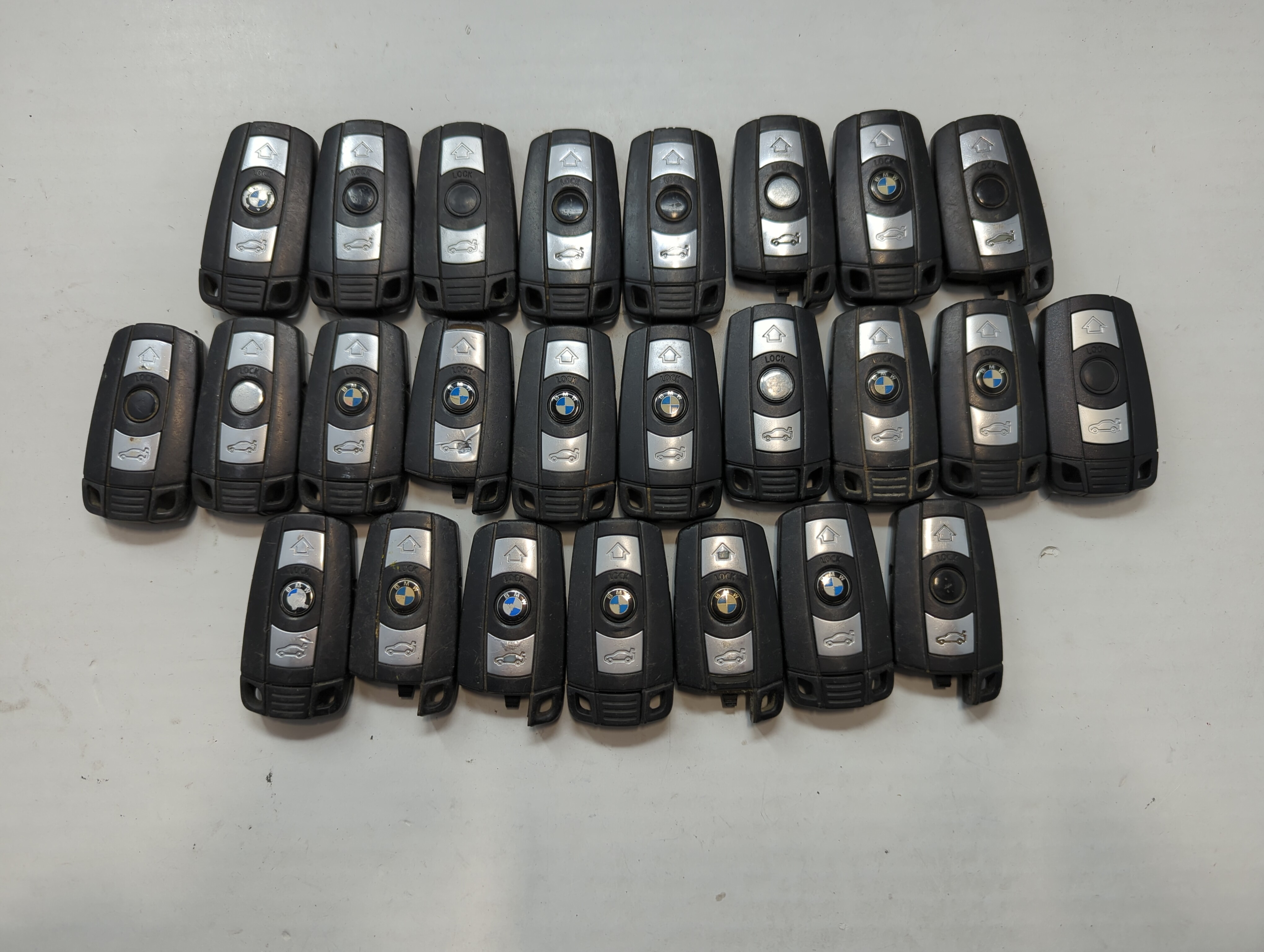 Lot of 25 Bmw Keyless Entry Remote Fob KR55WK49123 | KR55WK49127 | 757702 - Oemusedautoparts1.com