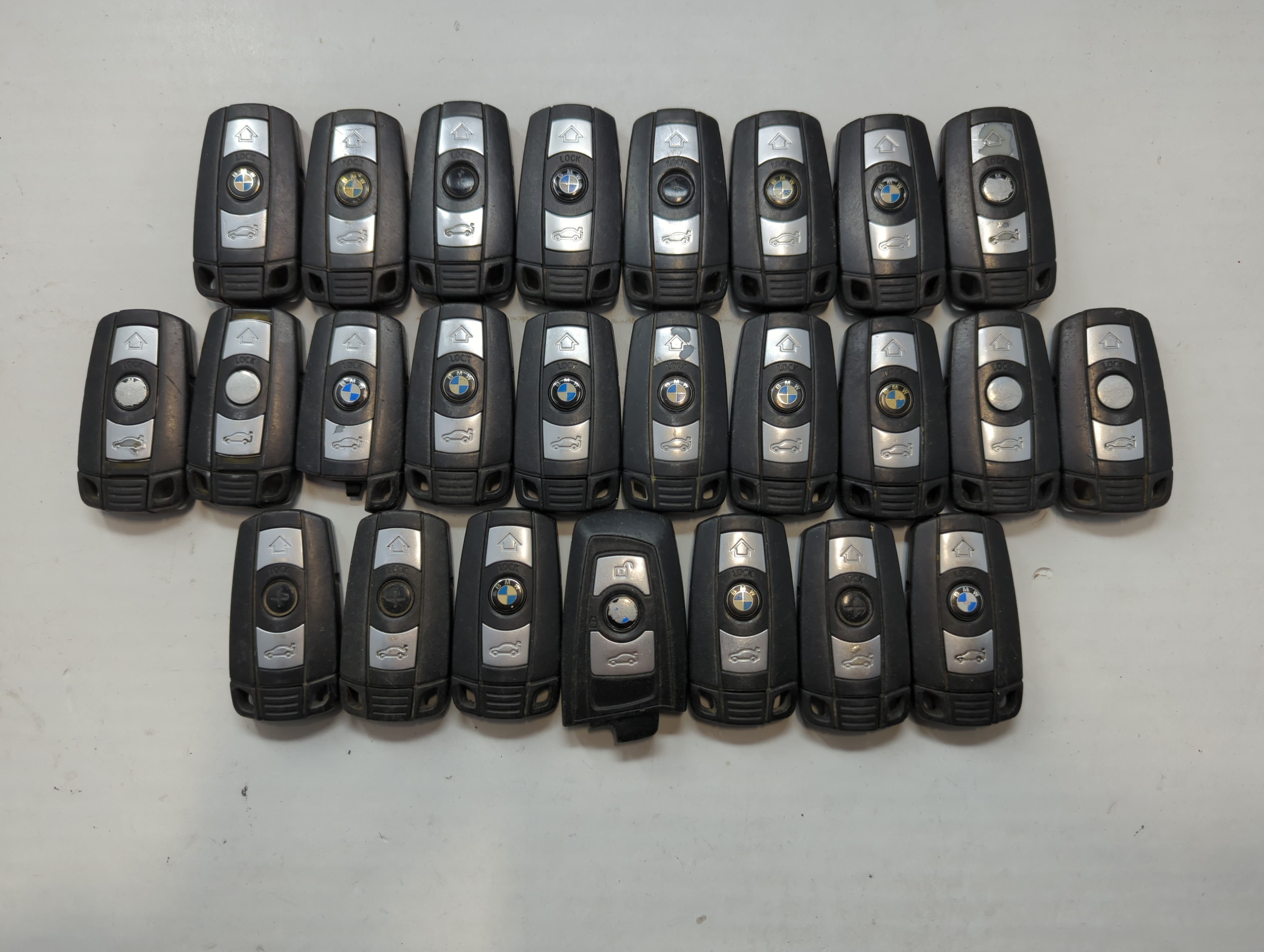 Lot of 25 Bmw Keyless Entry Remote Fob KR55WK49123 | KR55WK49127 | 757703 - Oemusedautoparts1.com