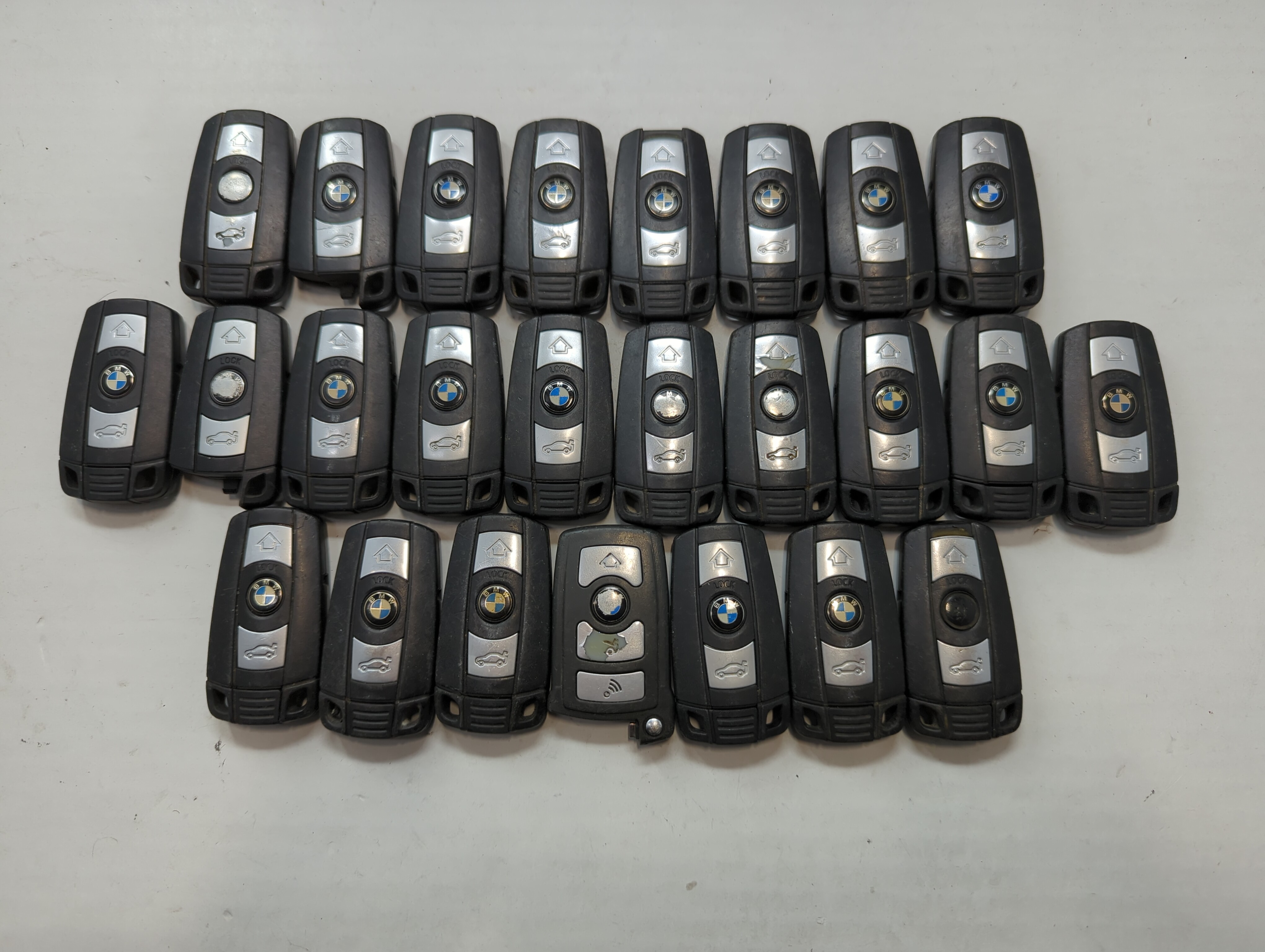 Lot of 25 Bmw Keyless Entry Remote Fob KR55WK49123 | KR55WK49127 | 757764 - Oemusedautoparts1.com