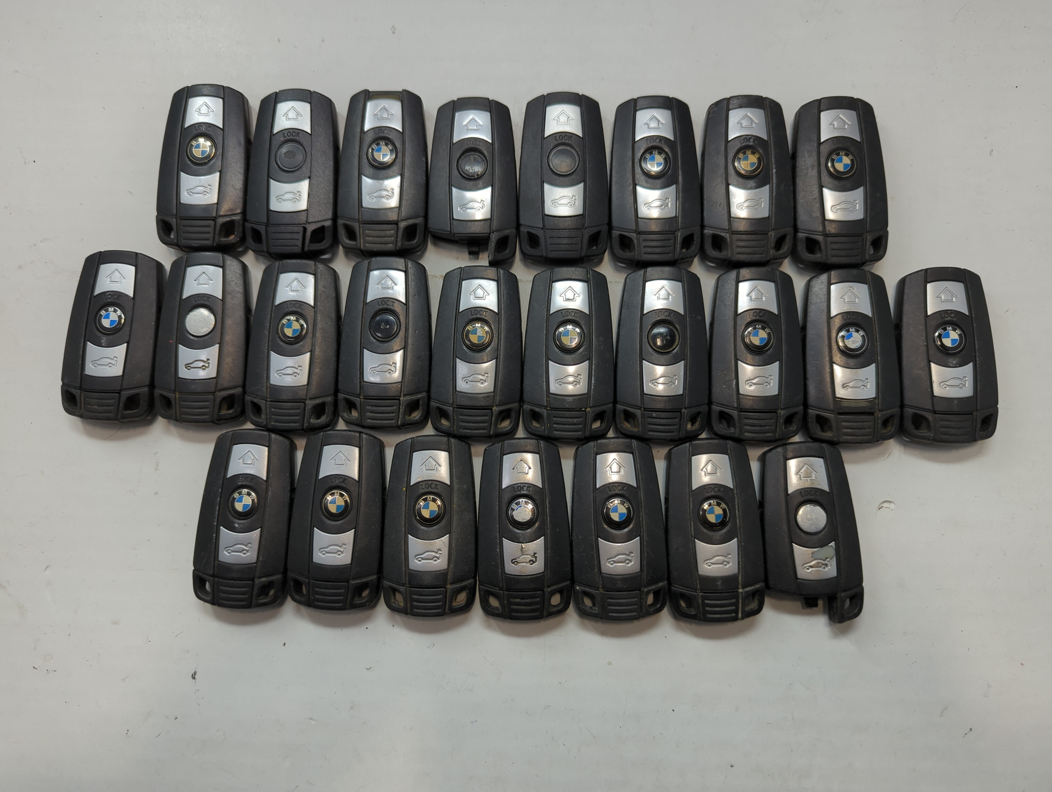 Lot of 25 Bmw Keyless Entry Remote Fob KR55WK49123 | KR55WK49127 | 757766 - Oemusedautoparts1.com