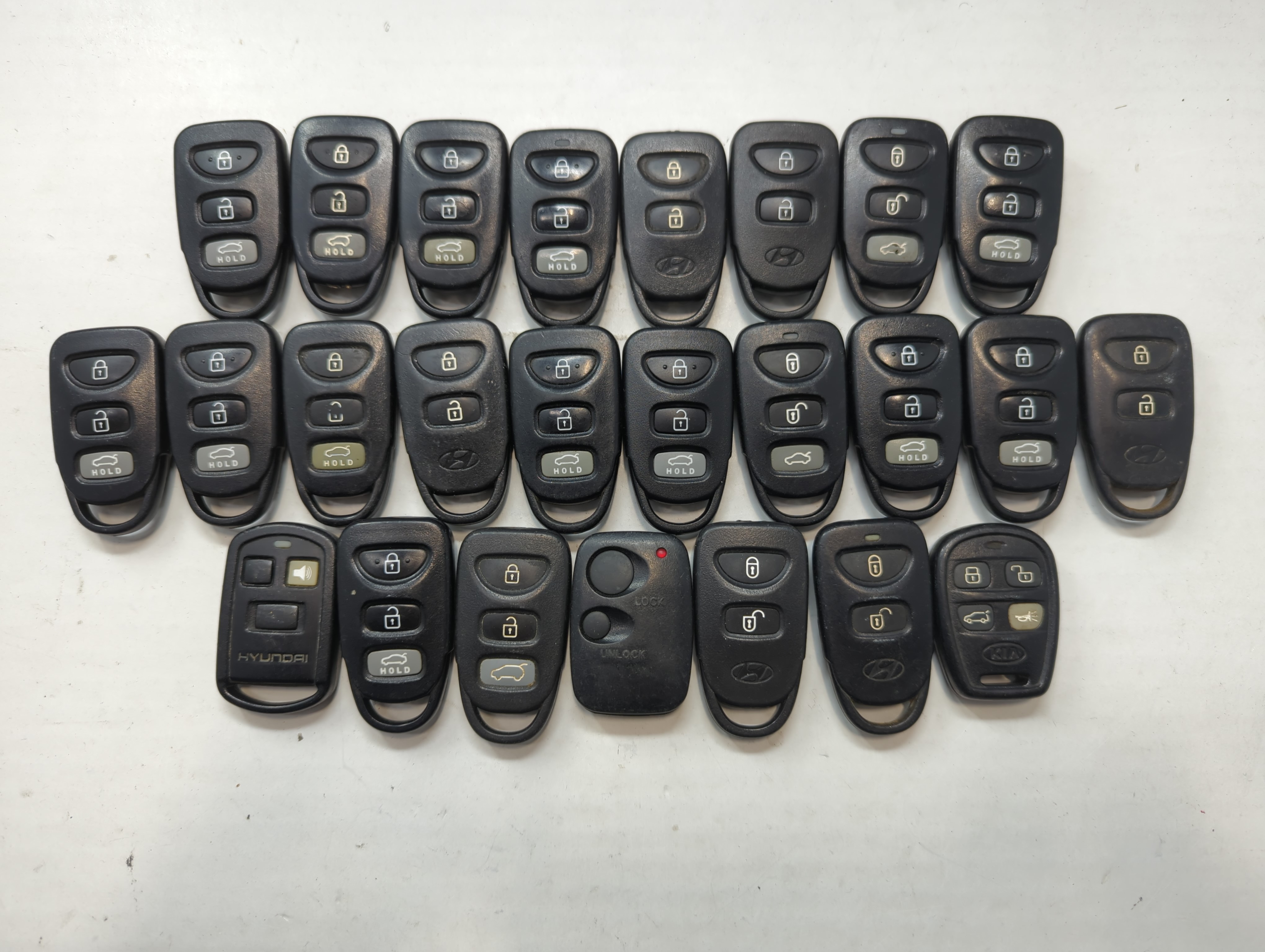 Lot of 25 Hyundai Keyless Entry Remote Fob MIXED FCC IDS MIXED PART 757782 - Oemusedautoparts1.com