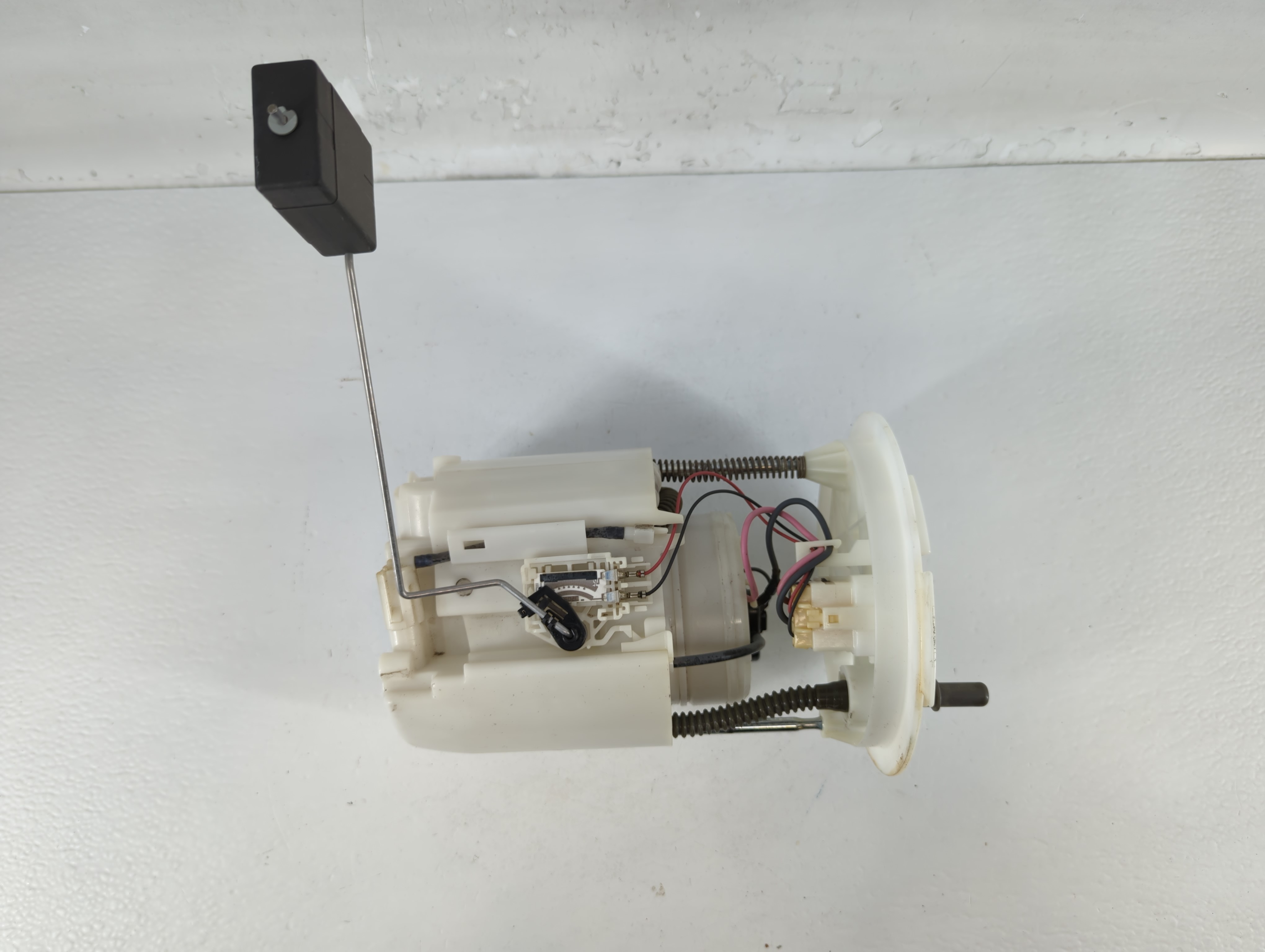 Picture of 2013-2014 Ford Fusion Electrical Gas Fuel Pump Assembly 757968