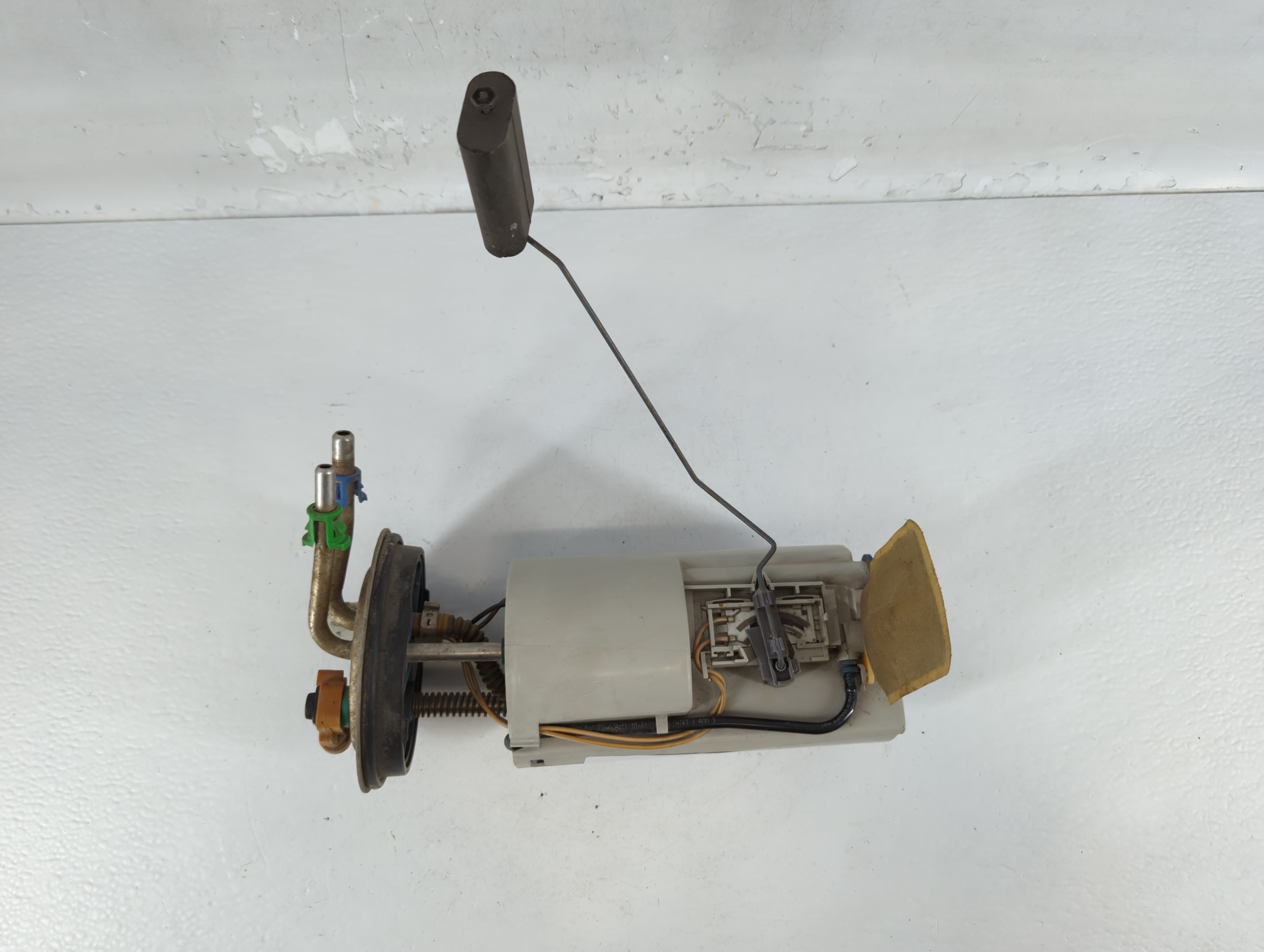 2002-2004 Chevrolet Tahoe Electrical Gas Fuel Pump Assembly 757998 - Oemusedautoparts1.com