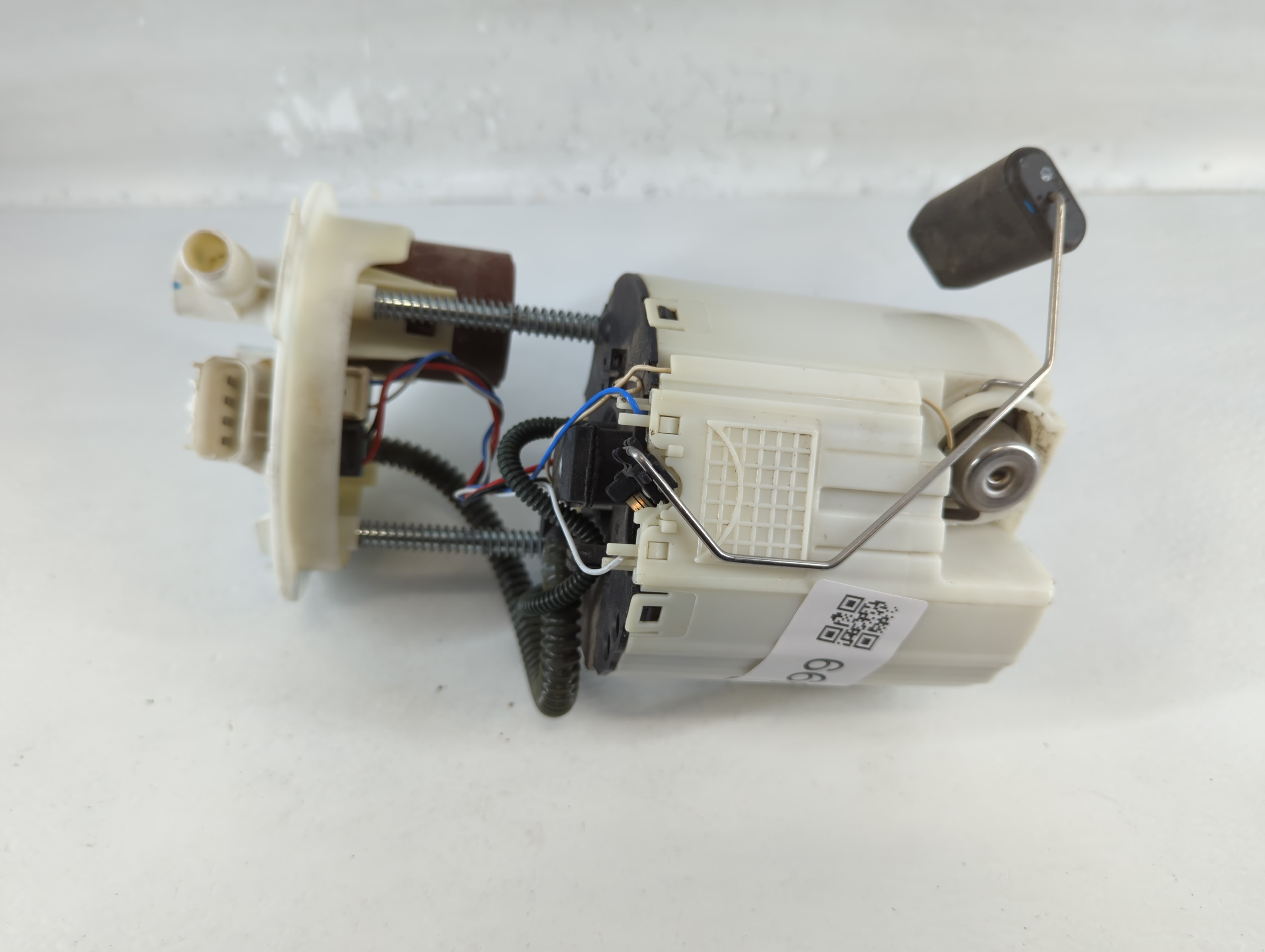 2013-2018 Chevrolet Sonic Electrical Gas Fuel Pump Assembly 757999 - Oemusedautoparts1.com