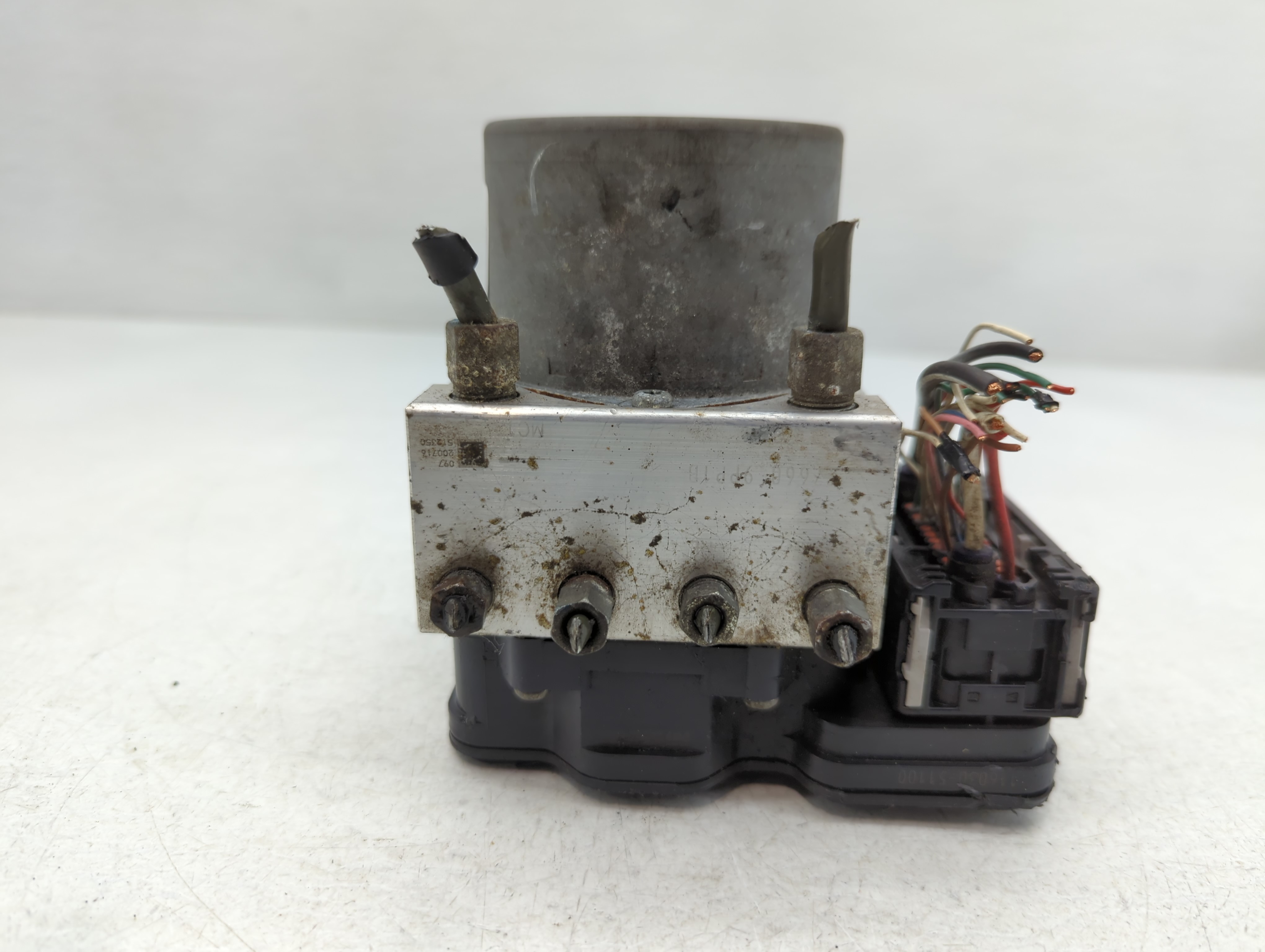 2017-2017 Nissan Pathfinder Abs Pump Control Module 758126 - Oemusedautoparts1.com