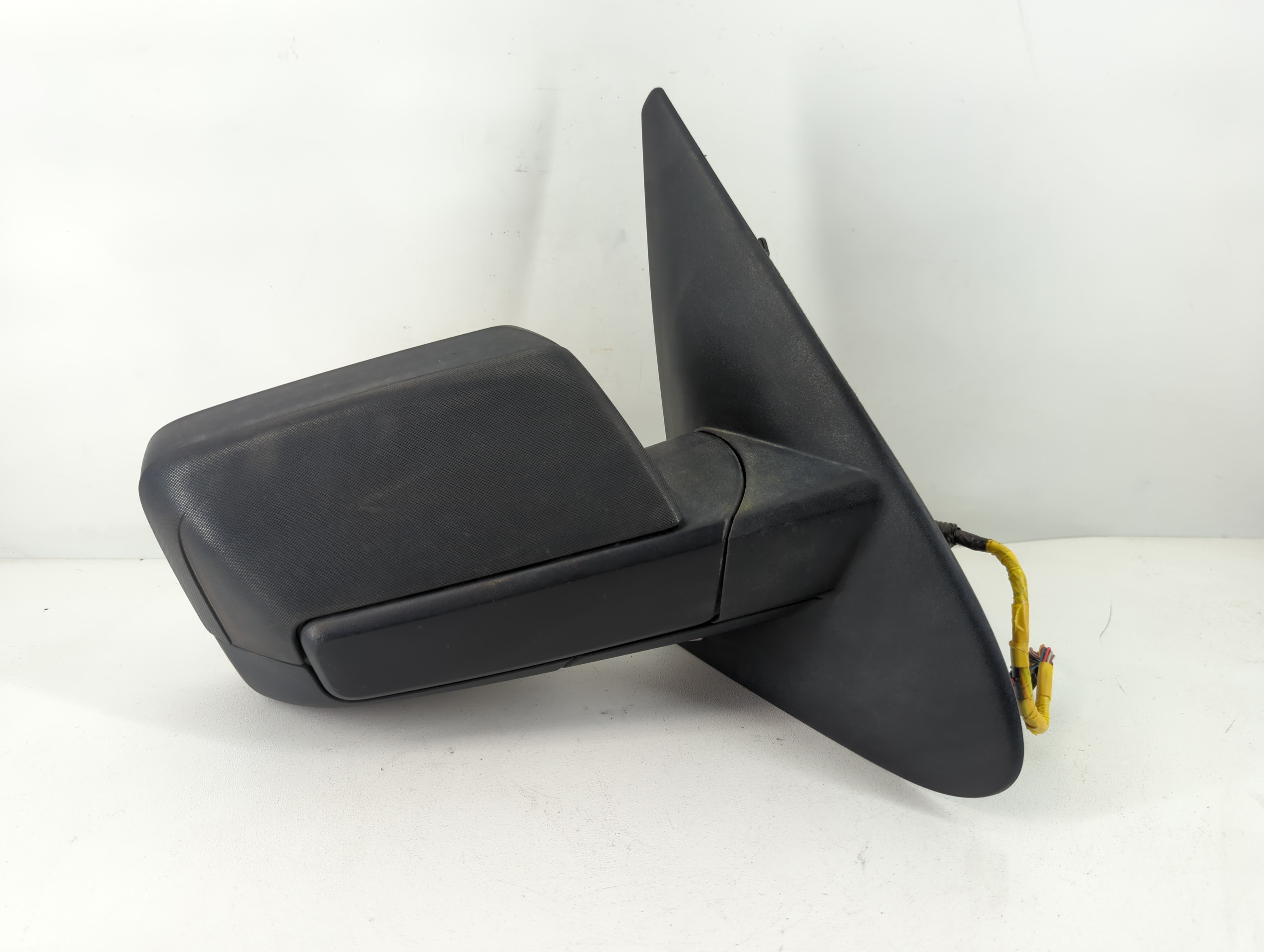 2015 Hyundai Sonata Passenger Right Side View Power Door Mirror Black 758397 - Oemusedautoparts1.com