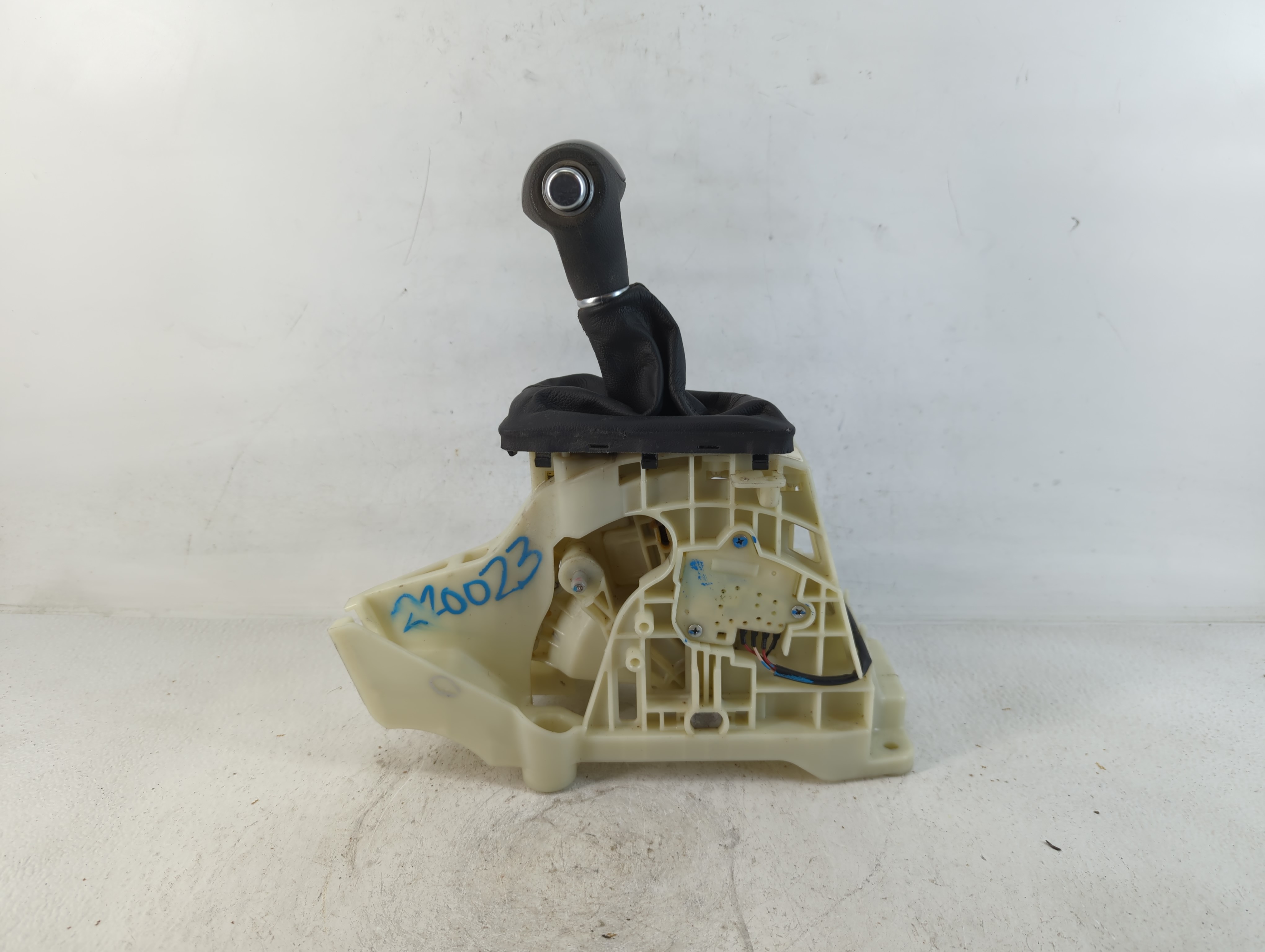 Picture of 2015 Kia Optima Floor Console Assembly Shifter 758646