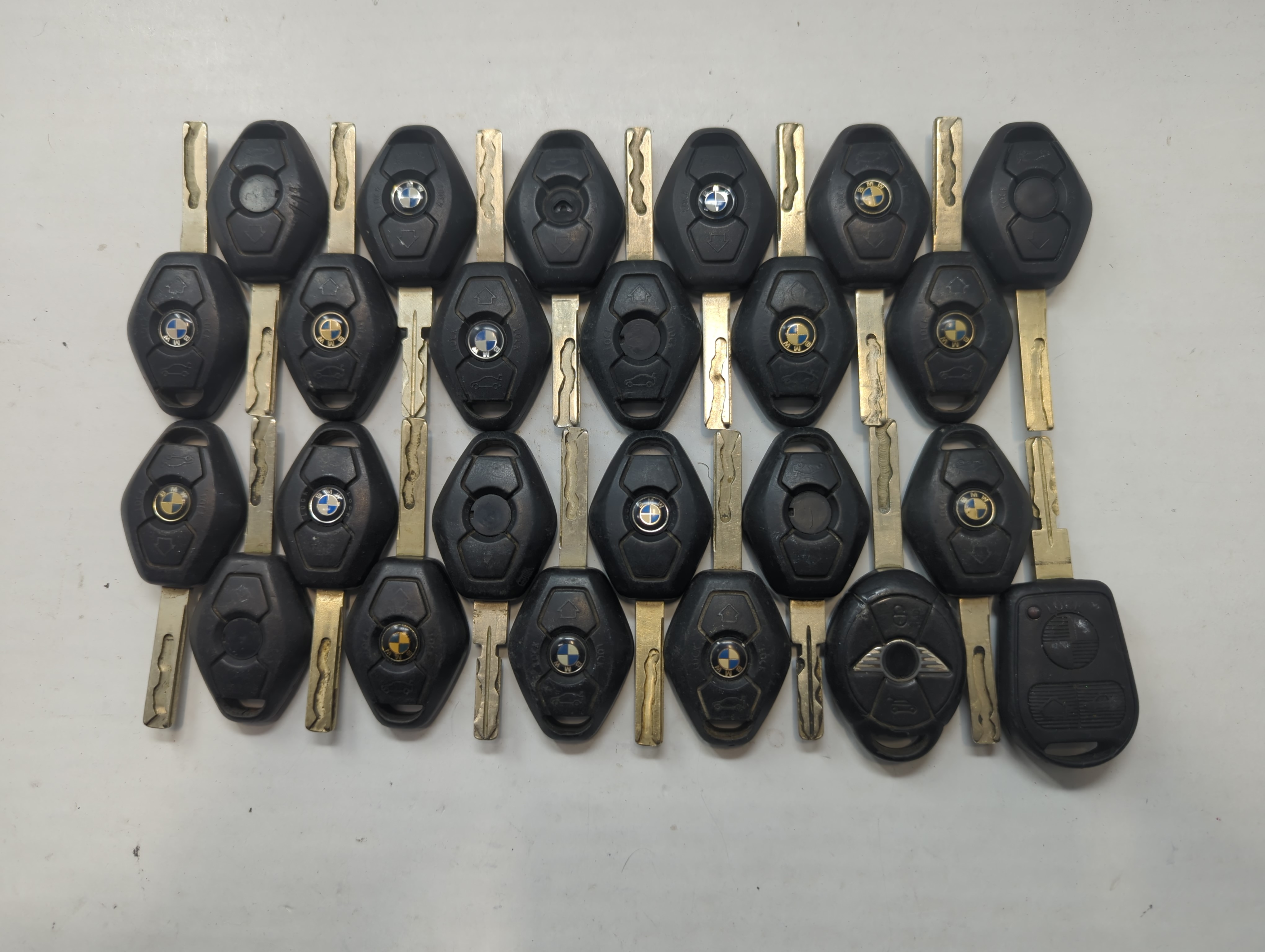 Lot of 24 Bmw Keyless Entry Remote Fob MIXED FCC IDS MIXED PART NUMBERS 758995 - Oemusedautoparts1.com