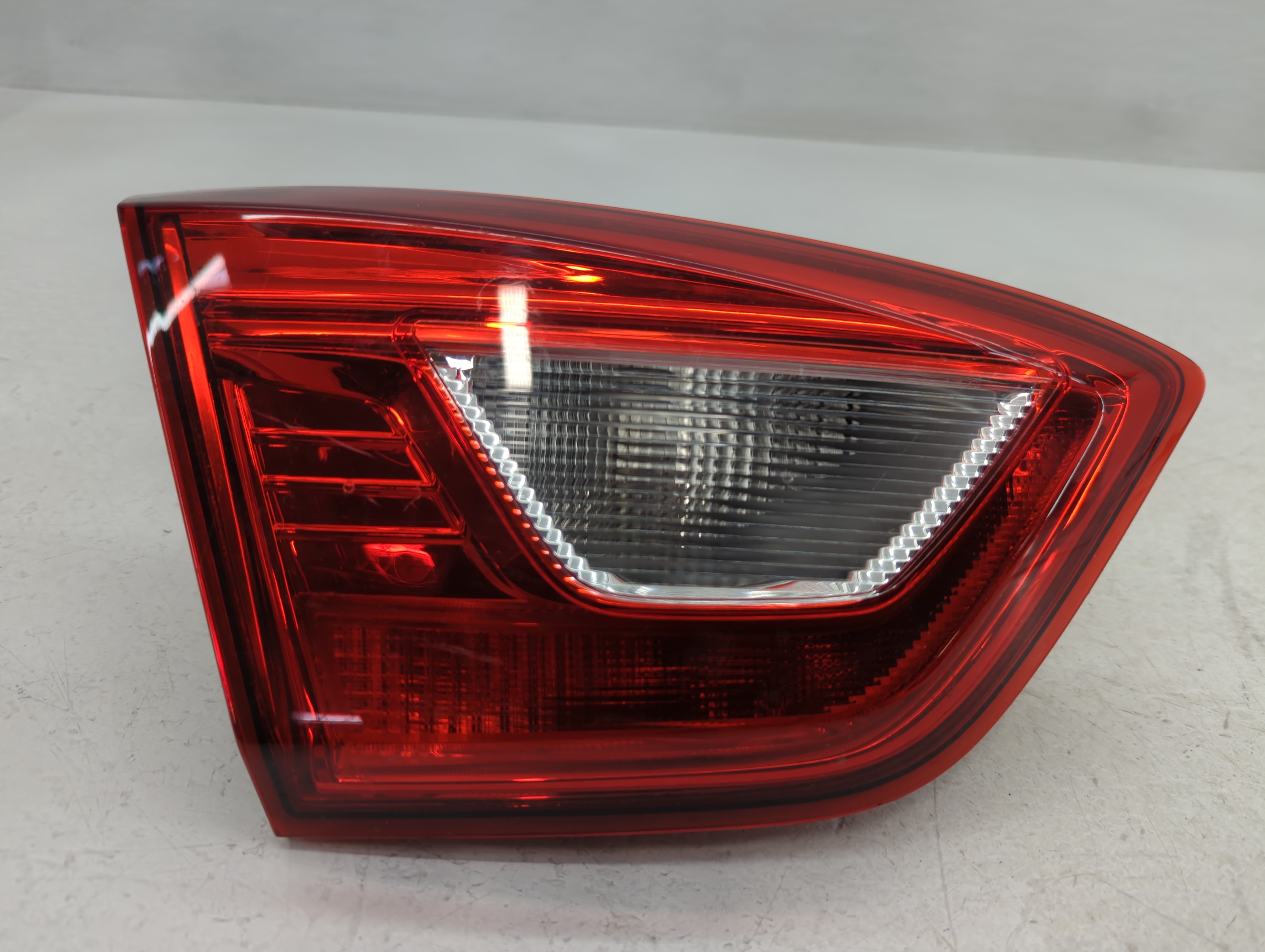 Picture of 2017-2019 Chevrolet Cruze Driver Left Side Tail Light Taillight Oem 759071
