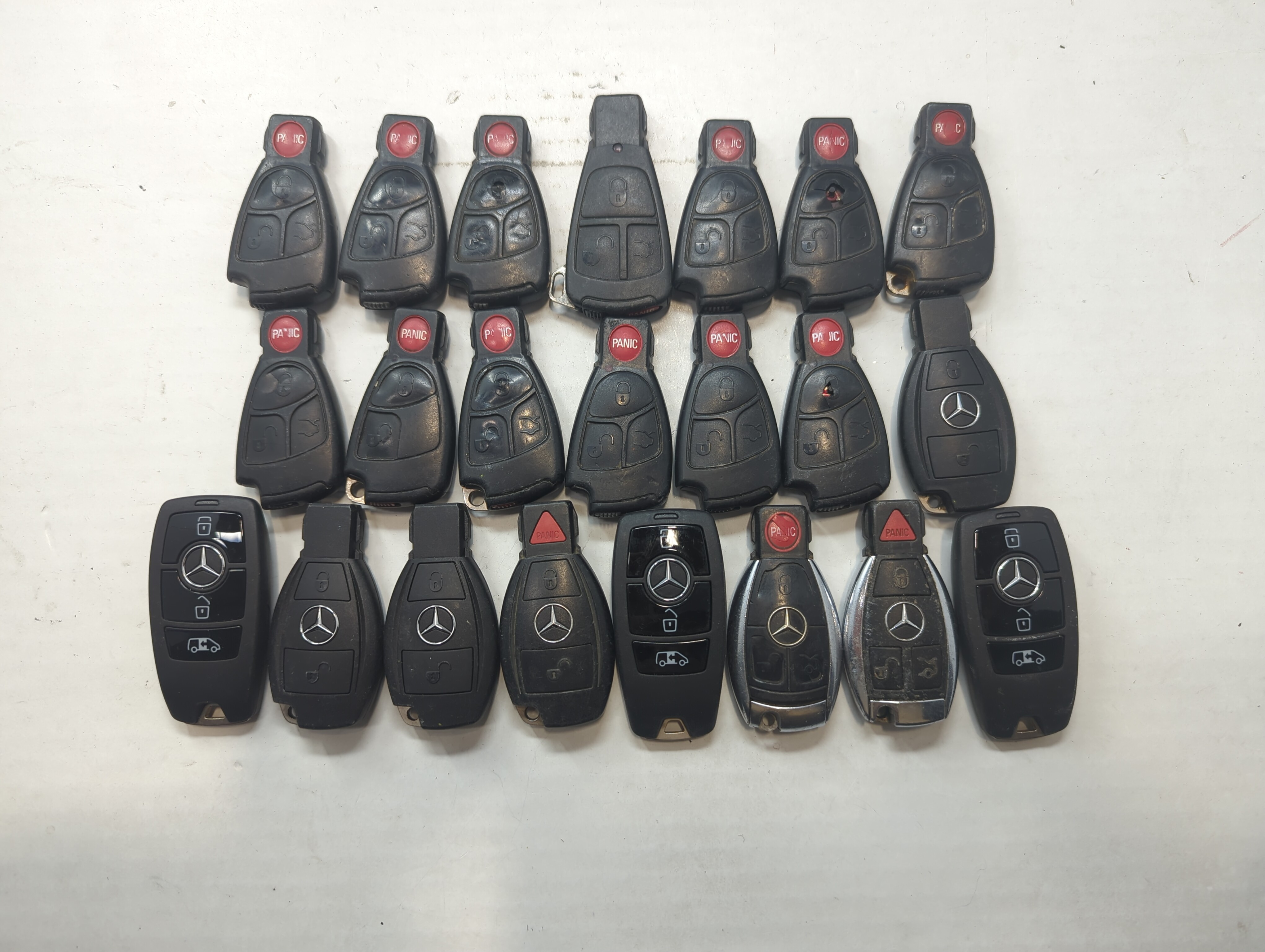 Lot of 25 Mercedes-Benz Keyless Entry Remote Fob MIXED FCC IDS MIXED 759085 - Oemusedautoparts1.com