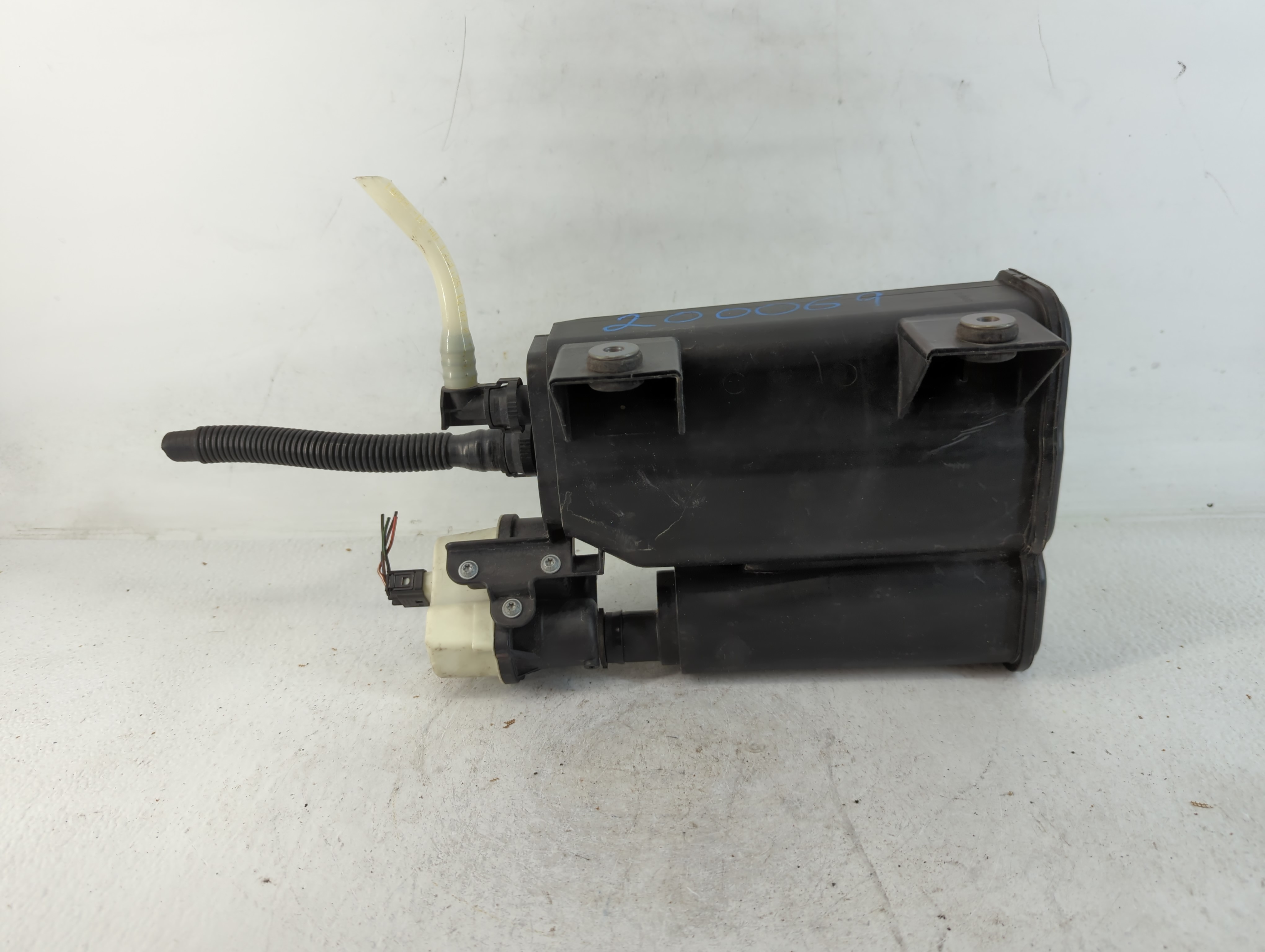 2008 Bmw 550i Fuel Vapor Charcoal Canister 759110 - Oemusedautoparts1.com