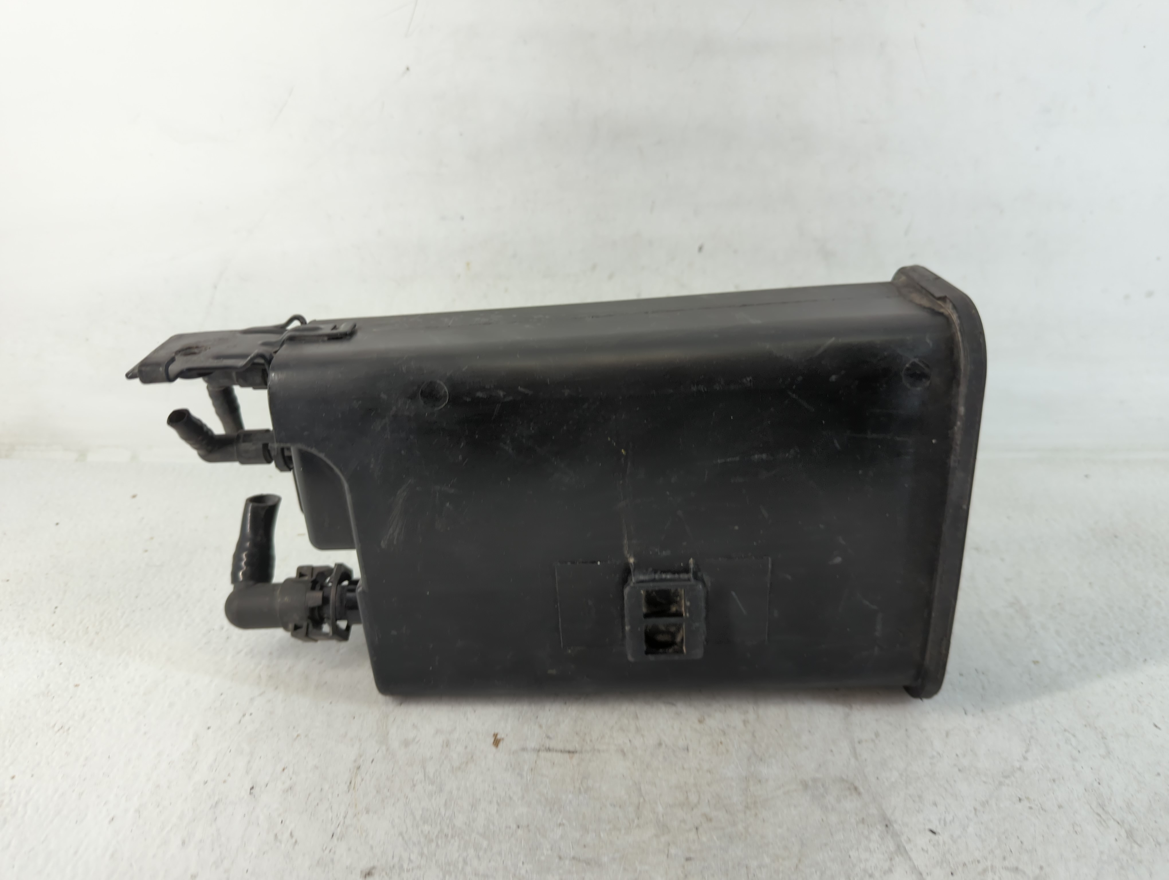 2001 Gmc Yukon Xl 1500 Fuel Vapor Charcoal Canister 759120 - Oemusedautoparts1.com