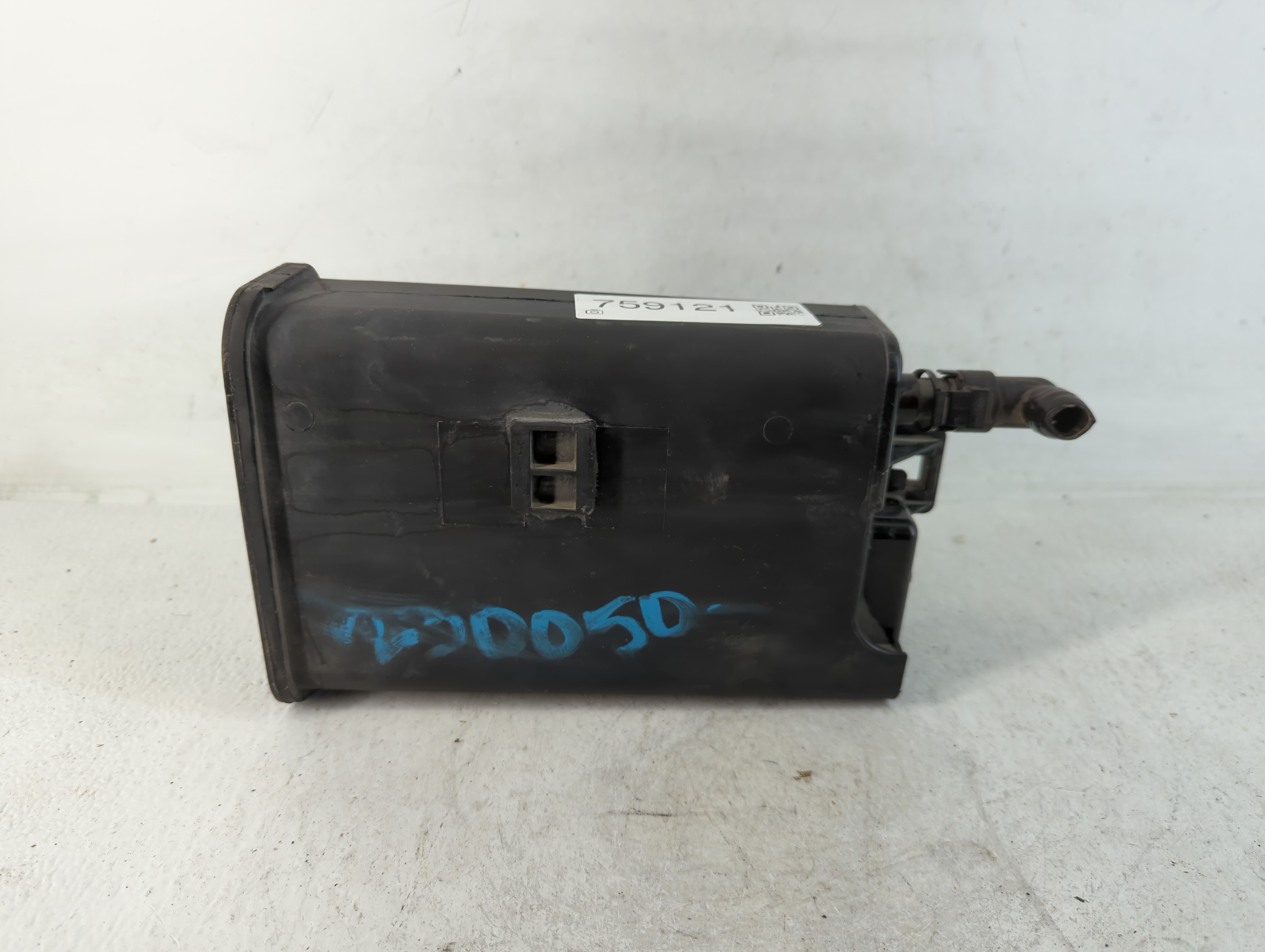 2003 Gmc Yukon Fuel Vapor Charcoal Canister 759121 - Oemusedautoparts1.com