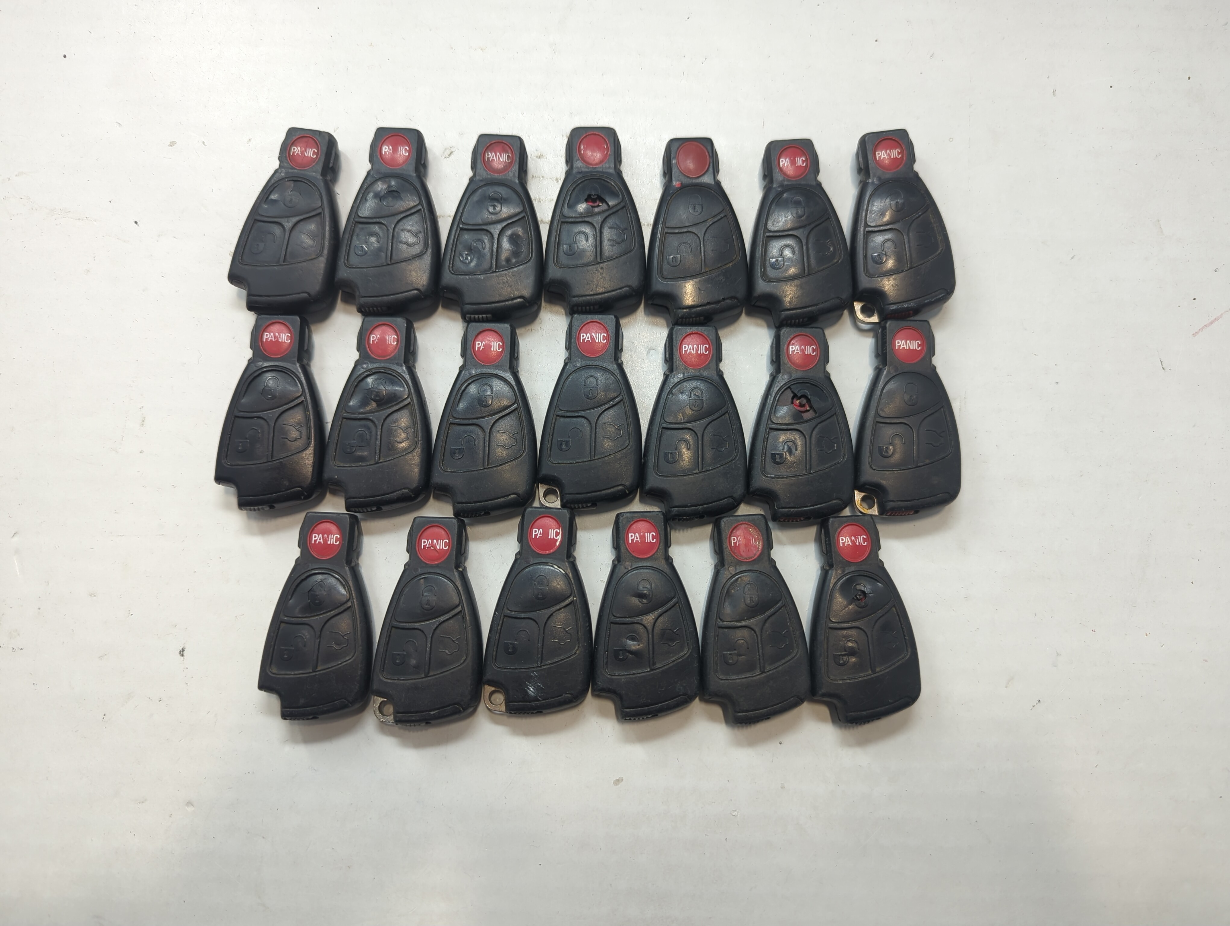 Lot of 20 Mercedes-Benz Keyless Entry Remote Fob MIXED FCC IDS MIXED 759139 - Oemusedautoparts1.com