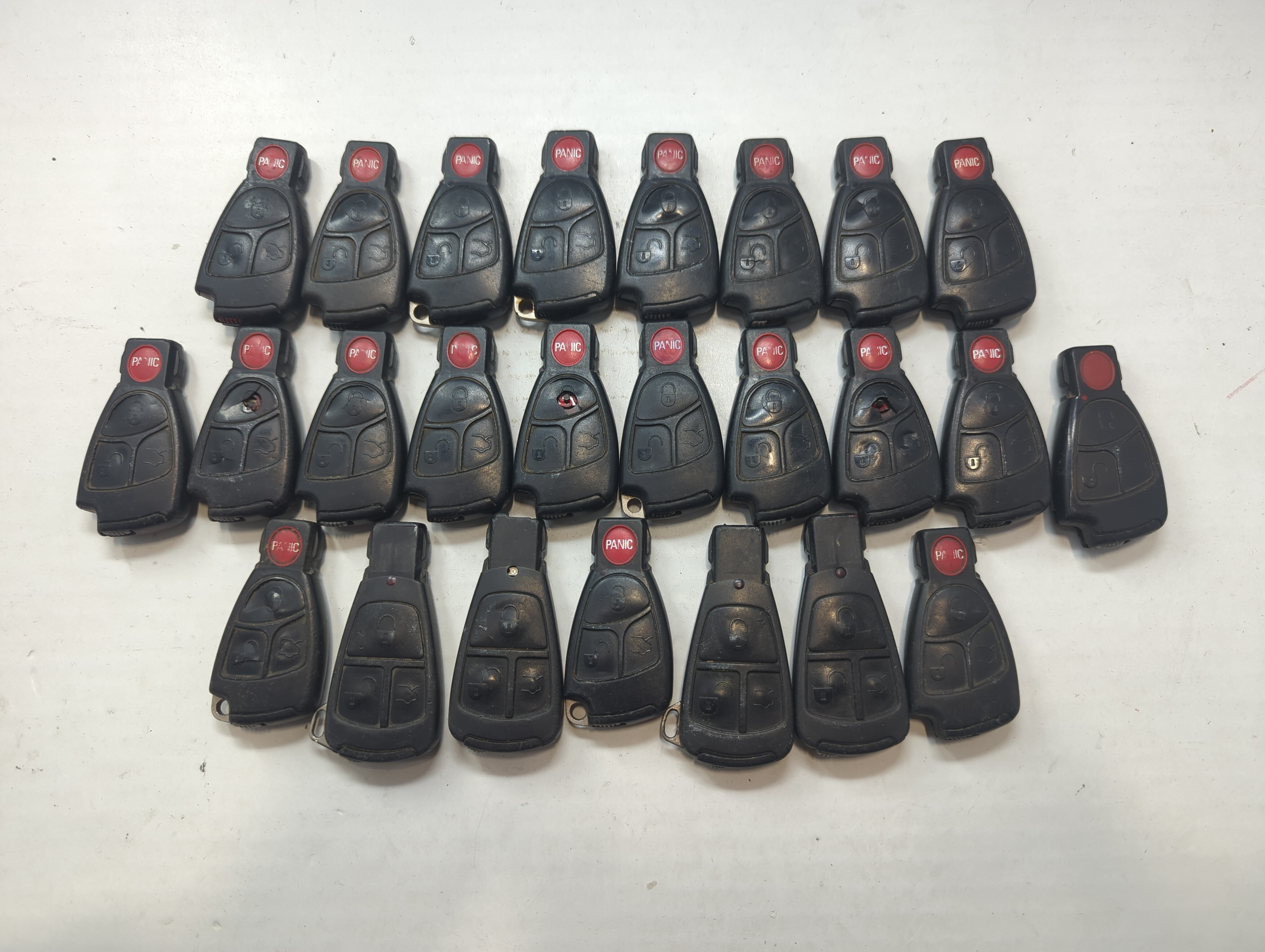 Lot of 25 Mercedes-Benz Keyless Entry Remote Fob MIXED FCC IDS MIXED 759141 - Oemusedautoparts1.com