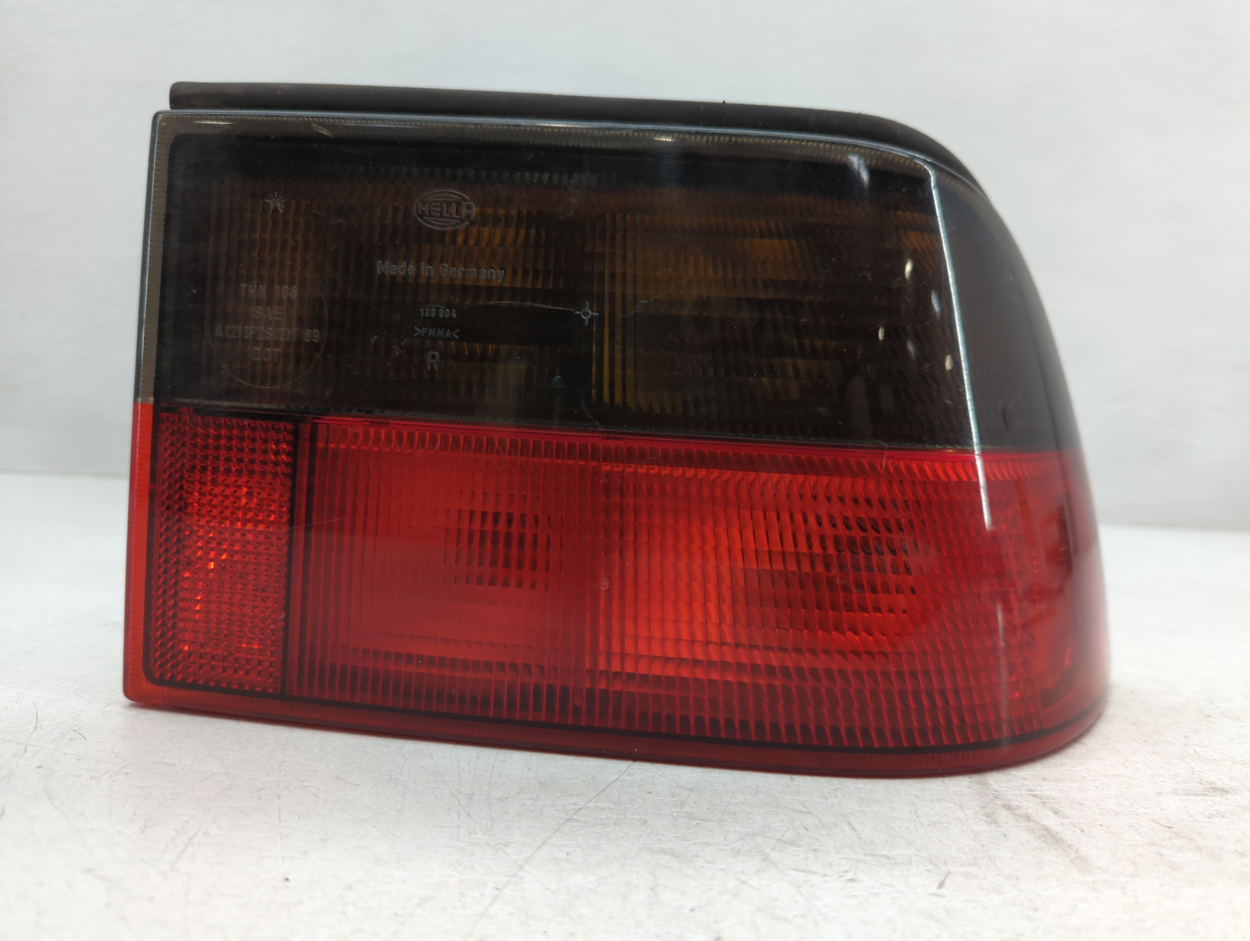 Picture of 1995-1998 Saab 9000 Passenger Right Side Tail Light Taillight Oem 759153