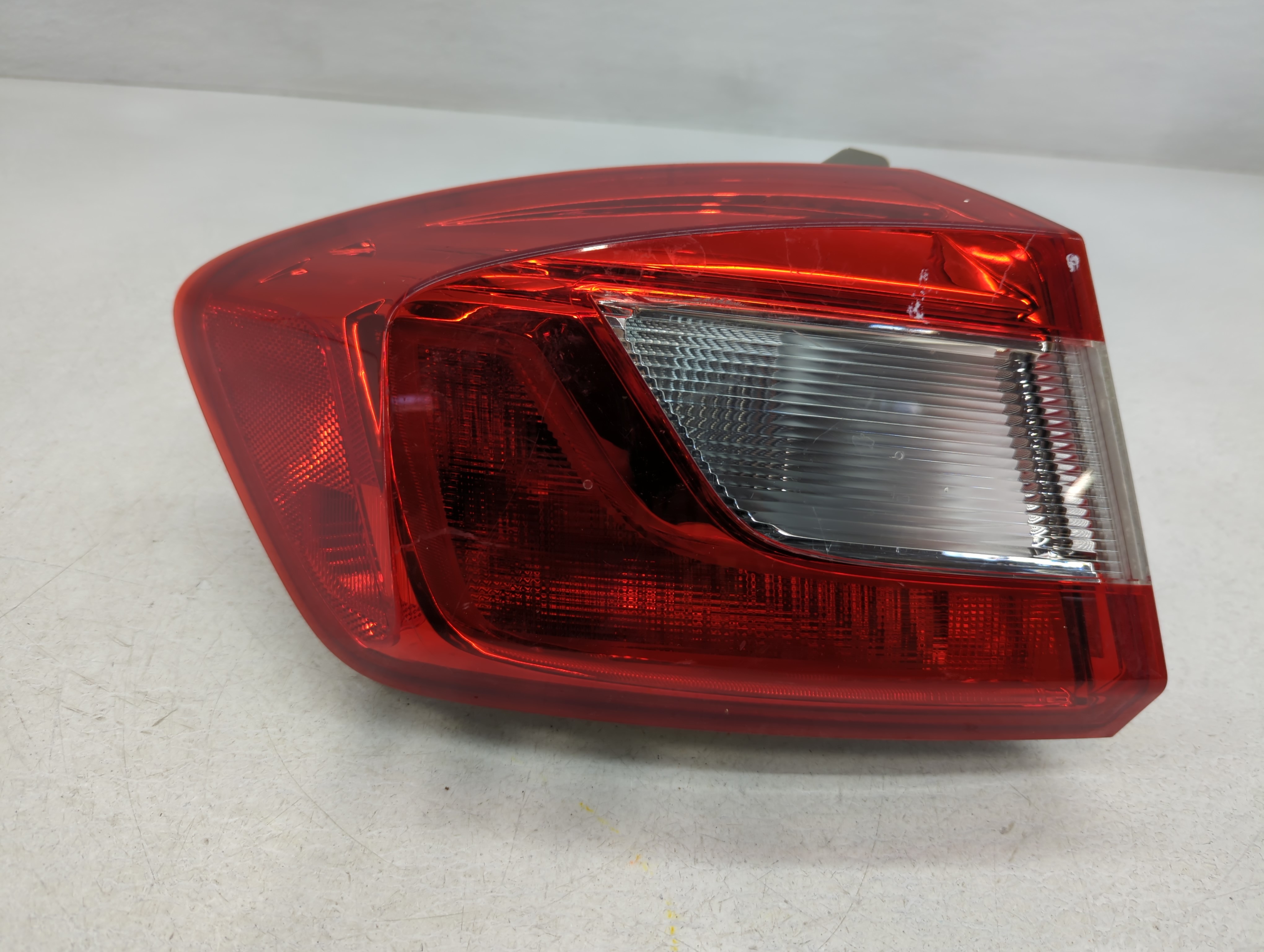 2019-2019 Chevrolet Cruze Driver Left Side Tail Light Taillight Oem 759251 - Oemusedautoparts1.com