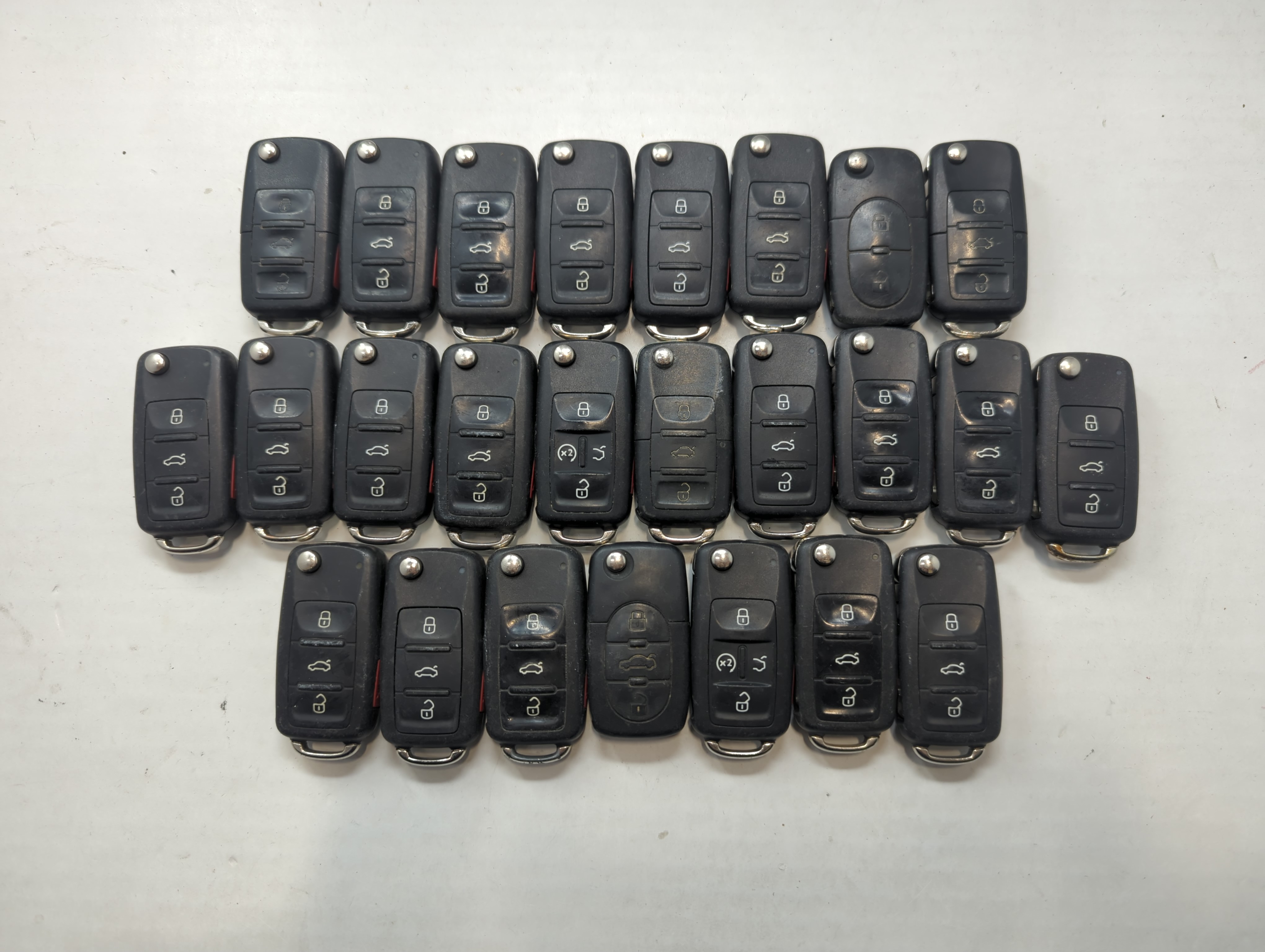 Lot of 25 Volkswagen Keyless Entry Remote Fob MIXED FCC IDS MIXED PART 759329 - Oemusedautoparts1.com