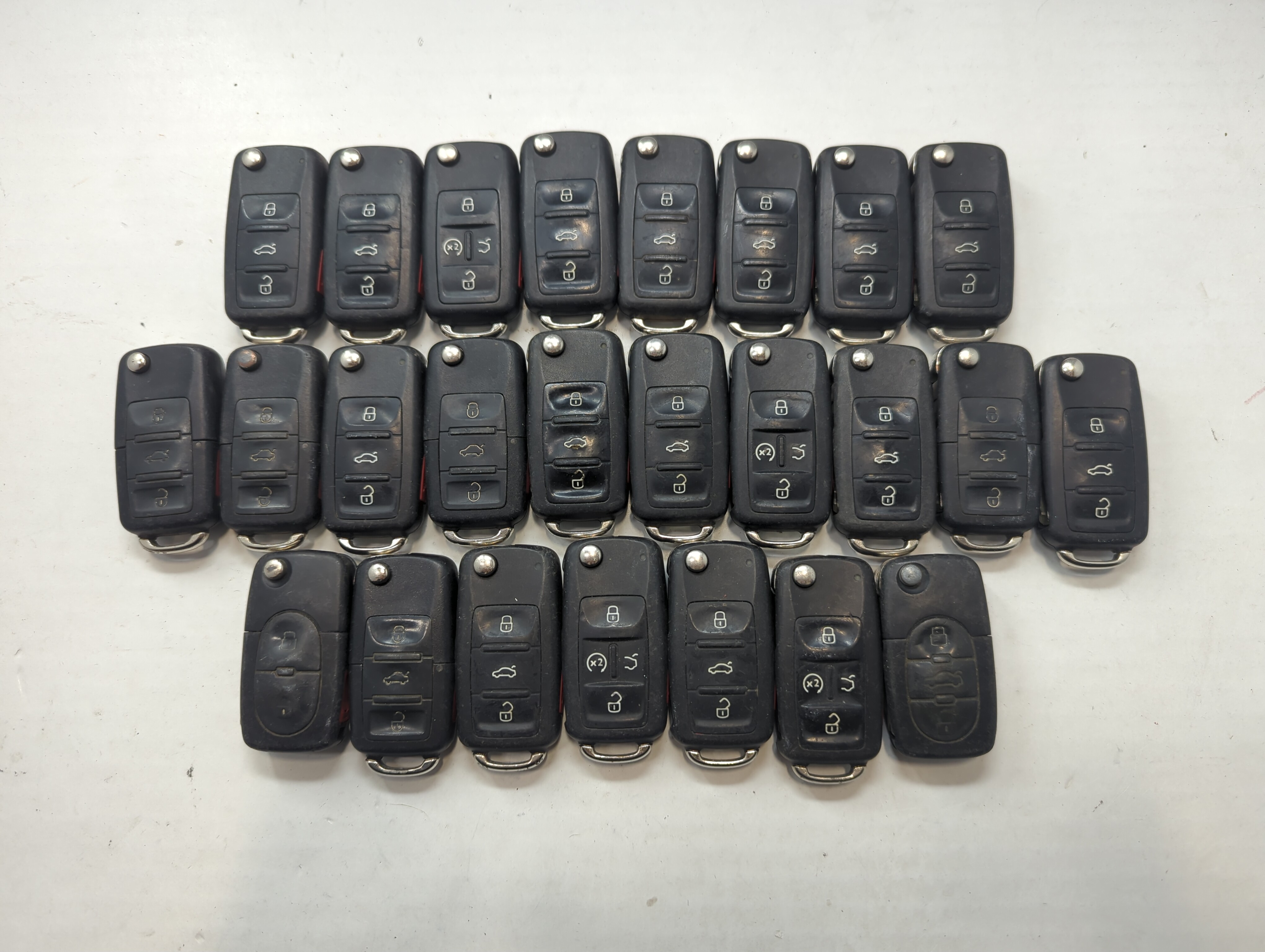 Lot of 25 Volkswagen Keyless Entry Remote Fob MIXED FCC IDS MIXED PART 759331 - Oemusedautoparts1.com