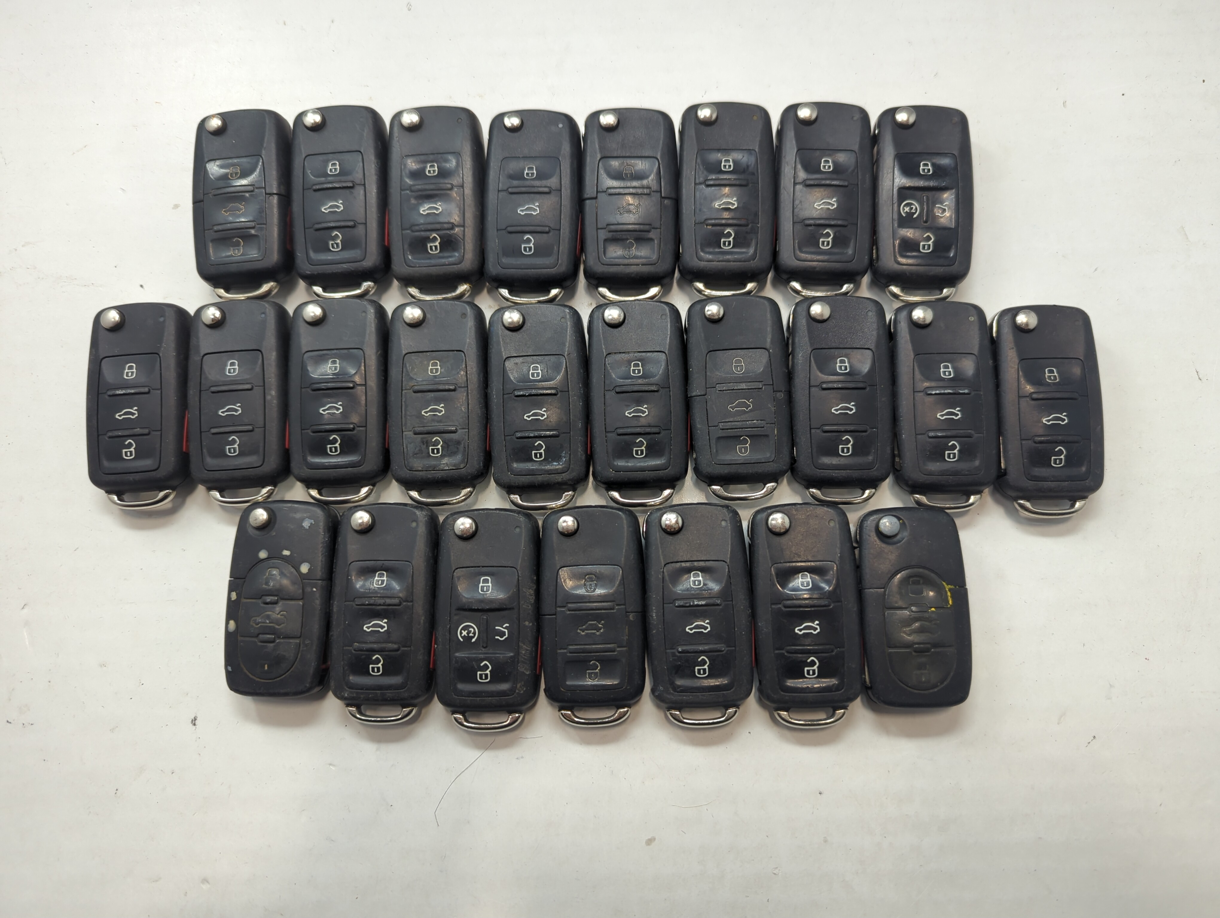 Lot of 25 Volkswagen Keyless Entry Remote Fob MIXED FCC IDS MIXED PART 759334 - Oemusedautoparts1.com