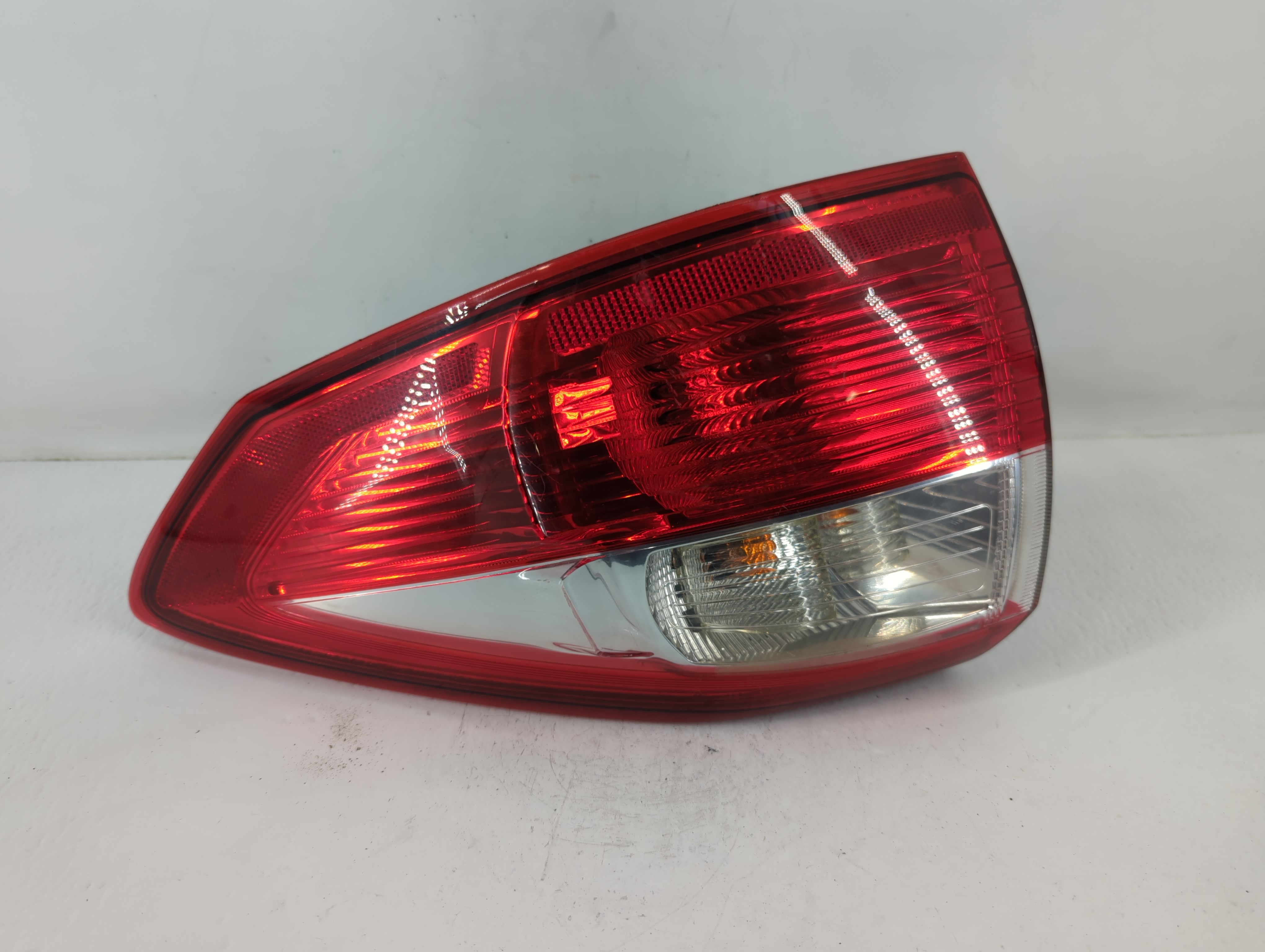 Picture of 2013-2016 Ford C-max Passenger Right Side Tail Light Taillight Oem 759381