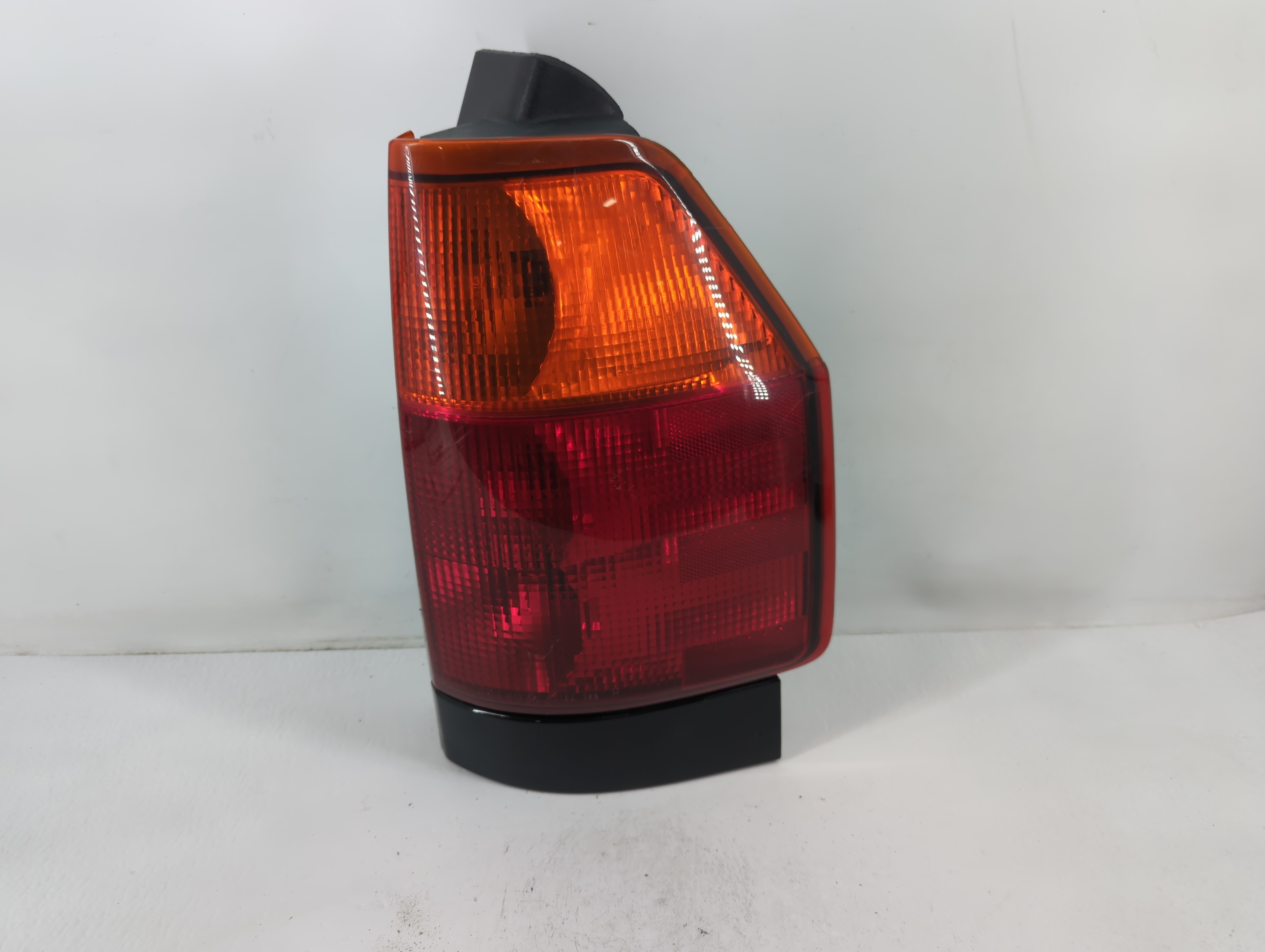 2002-2009 Gmc Envoy Driver Left Side Tail Light Taillight Oem 759382 - Oemusedautoparts1.com