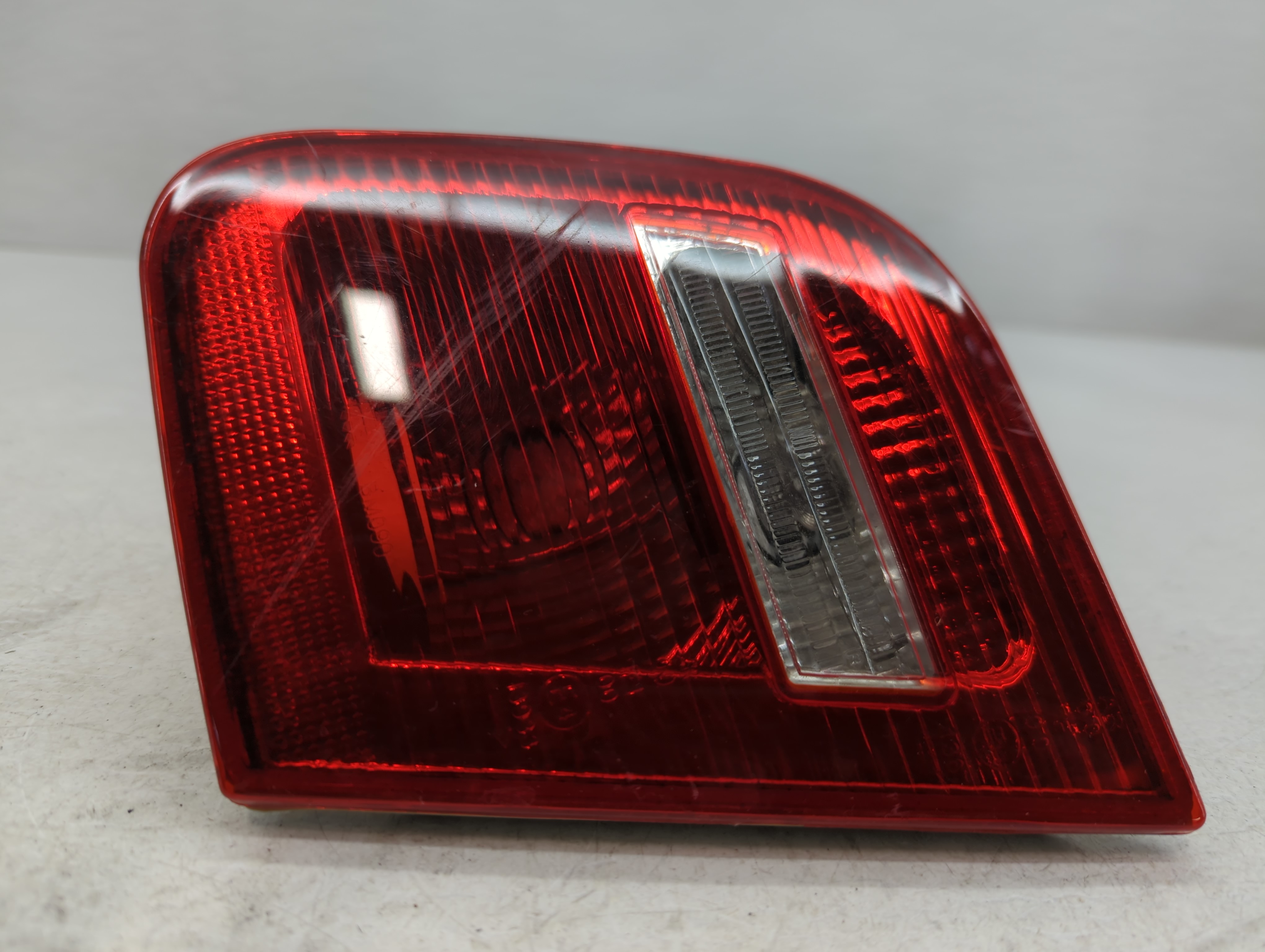 Picture of 2001-2001 Bmw 325i Passenger Right Side Tail Light Taillight Oem 759400