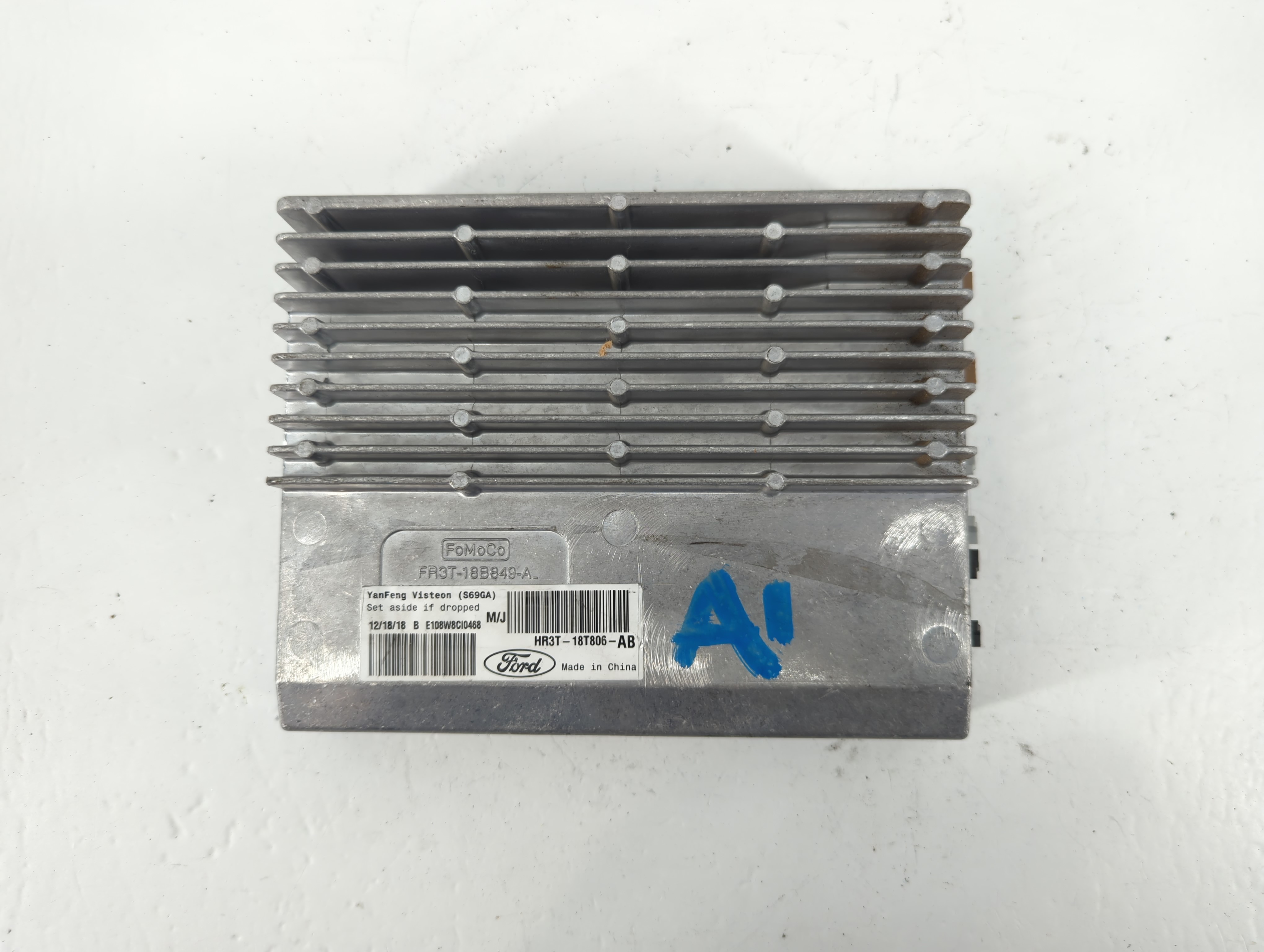 2017-2022 Ford Mustang Am Fm Cd Player Radio Receiver 759634 - Oemusedautoparts1.com