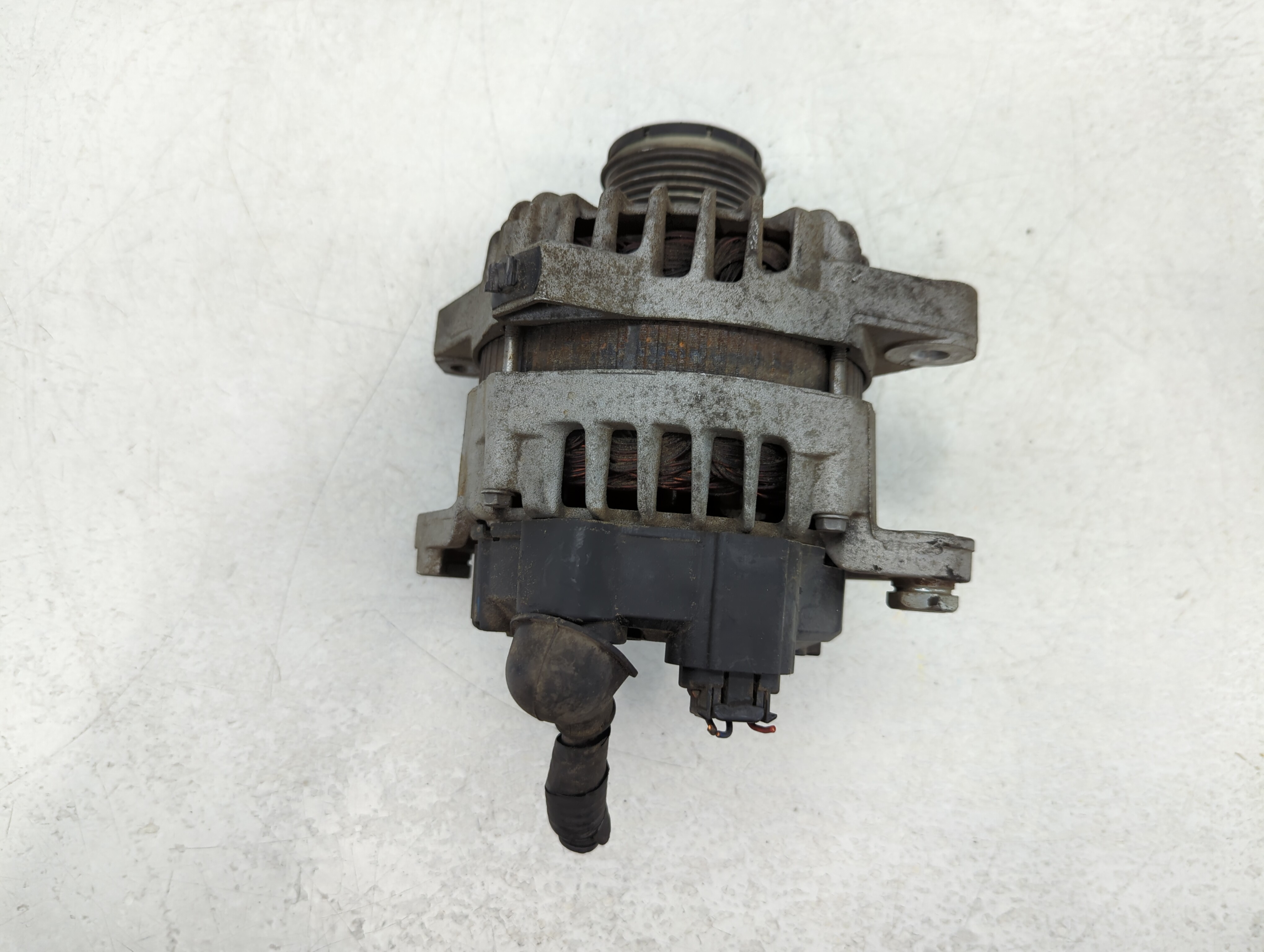 Picture of 2014 Hyundai Sonata Alternator Generator Charging Assembly Engine Oem 759743