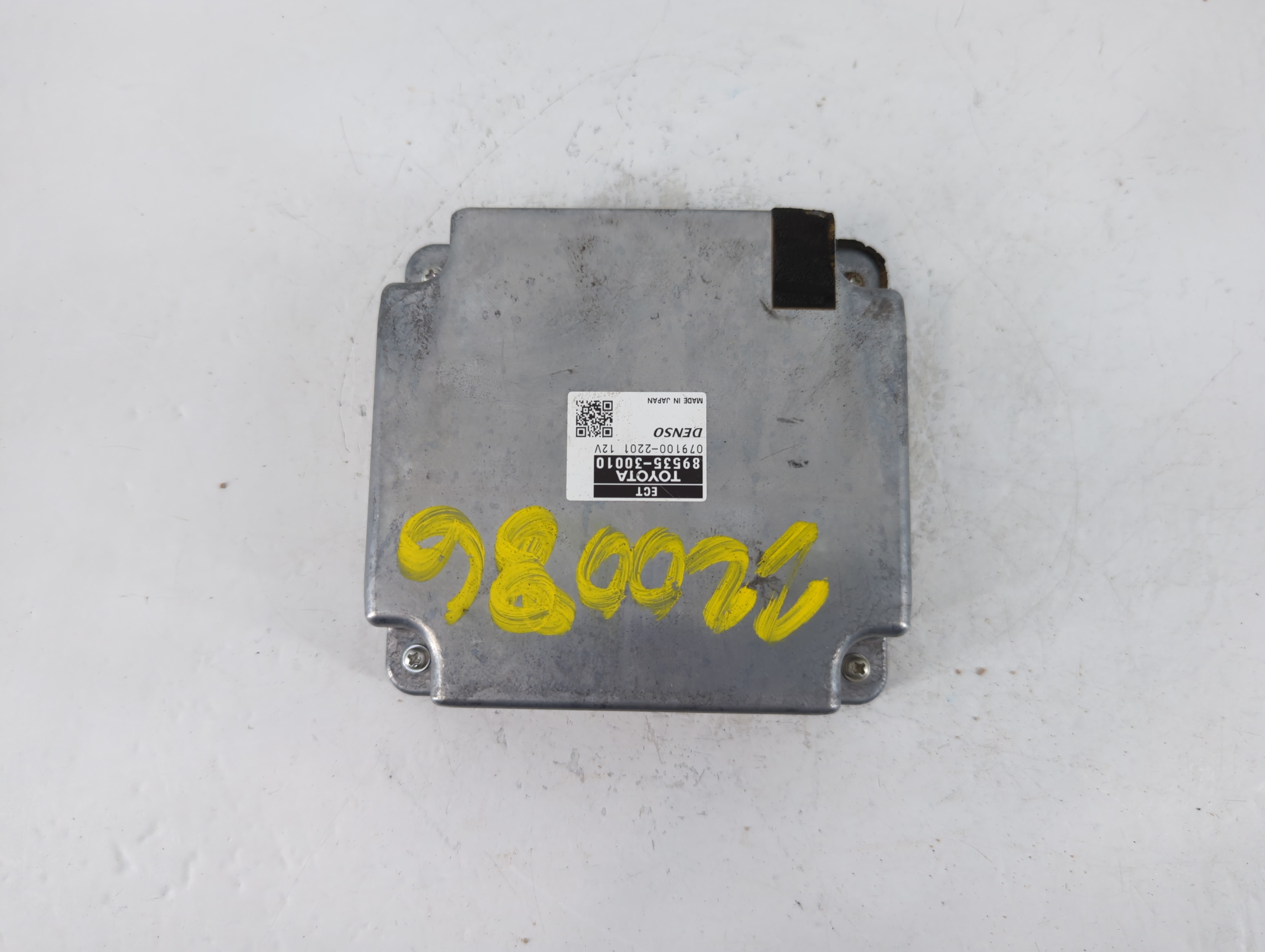 Picture of 2008-2008 Lexus Gs460 Body Control Module Bcm Inner Cabin Fuse Box 759846