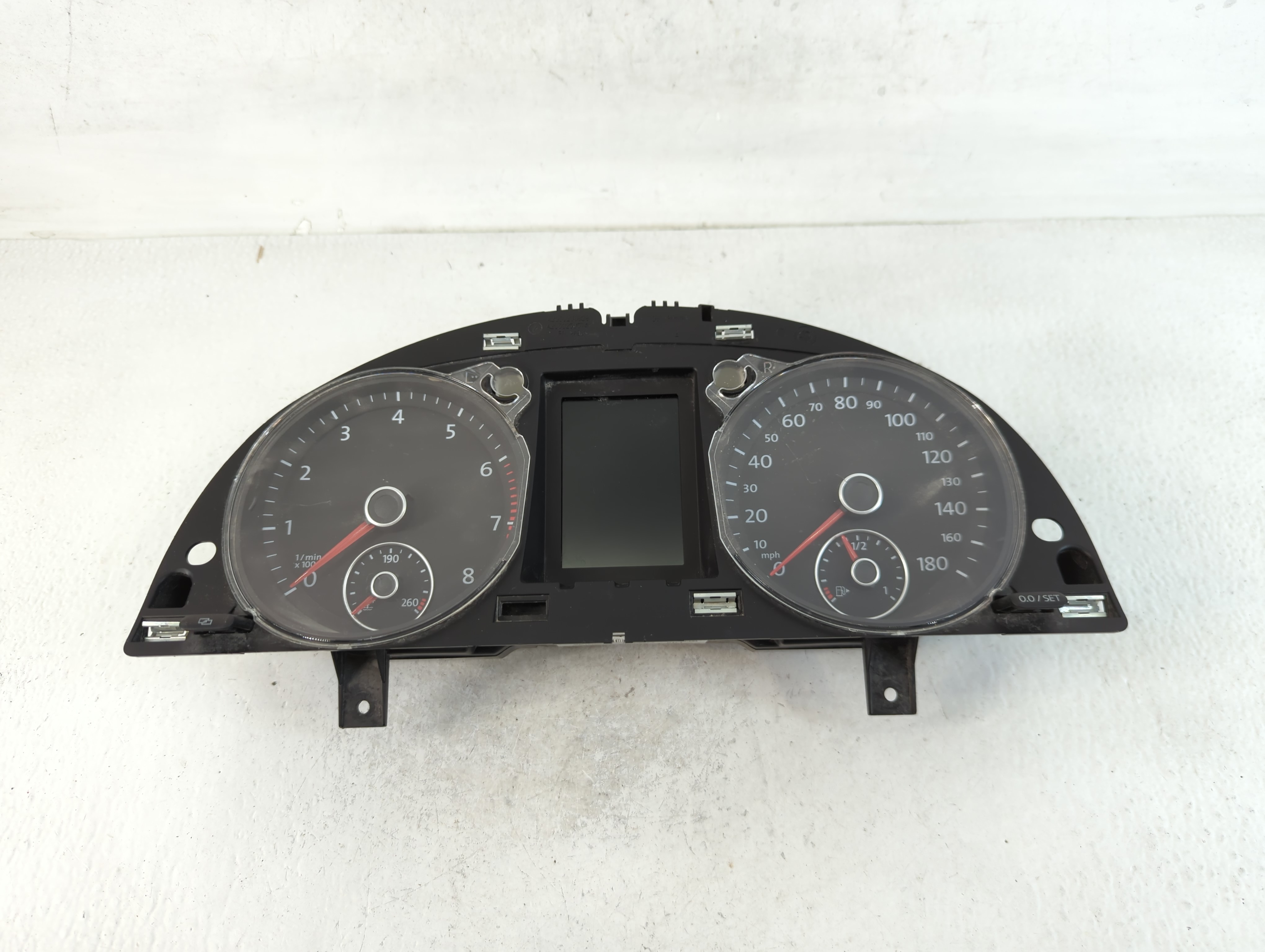 2012-2012 Volkswagen Cc Speedometer Instrument Cluster Gauges 3c8920 970q 760024 - Oemusedautoparts1.com