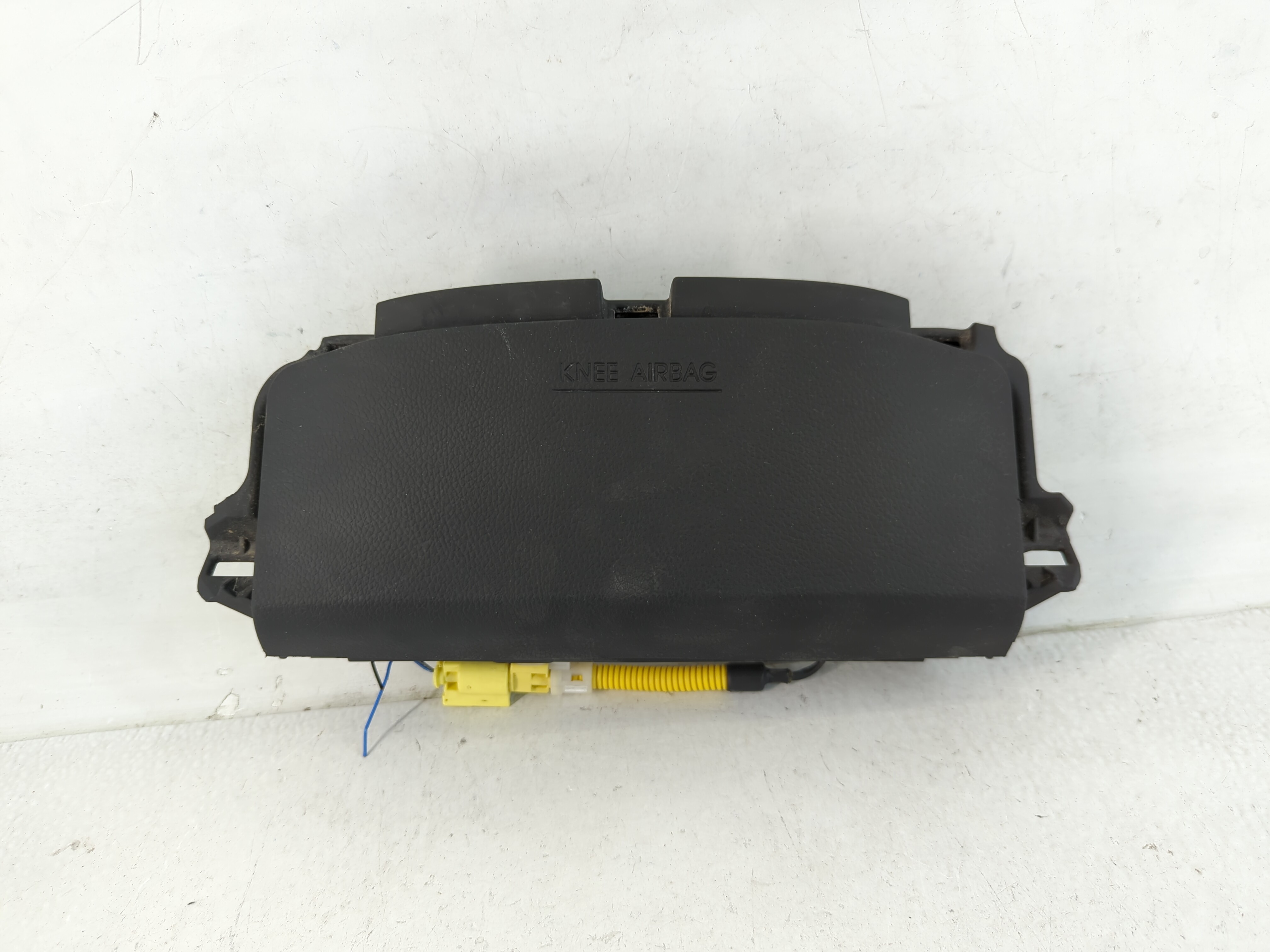 2012-2012 Hyundai Azera Air Bag Driver Left Knee Oem 760315 - Oemusedautoparts1.com
