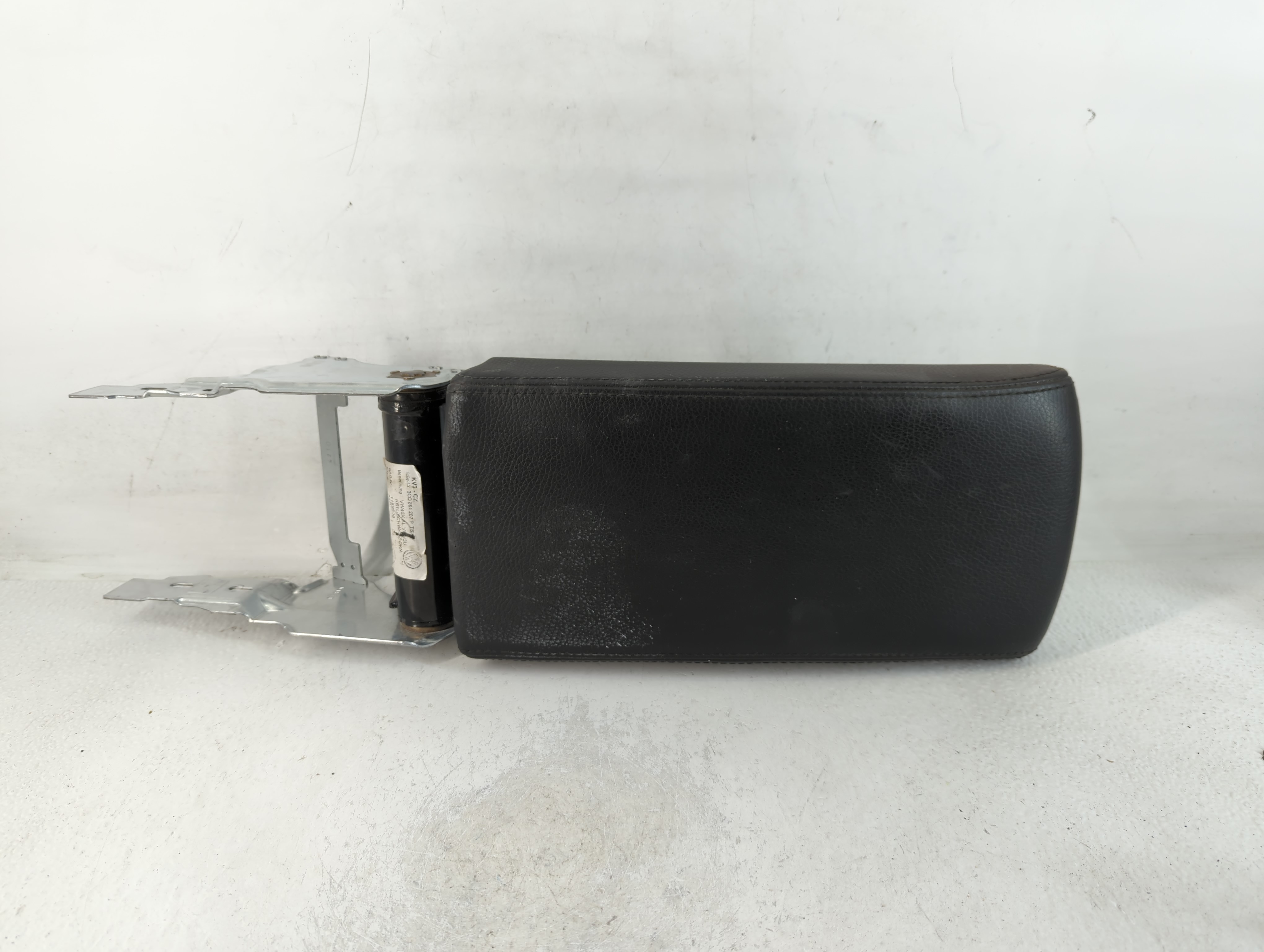 2022 Chevrolet Malibu Center Console Armrest Cover Lid Black 760365 - Oemusedautoparts1.com