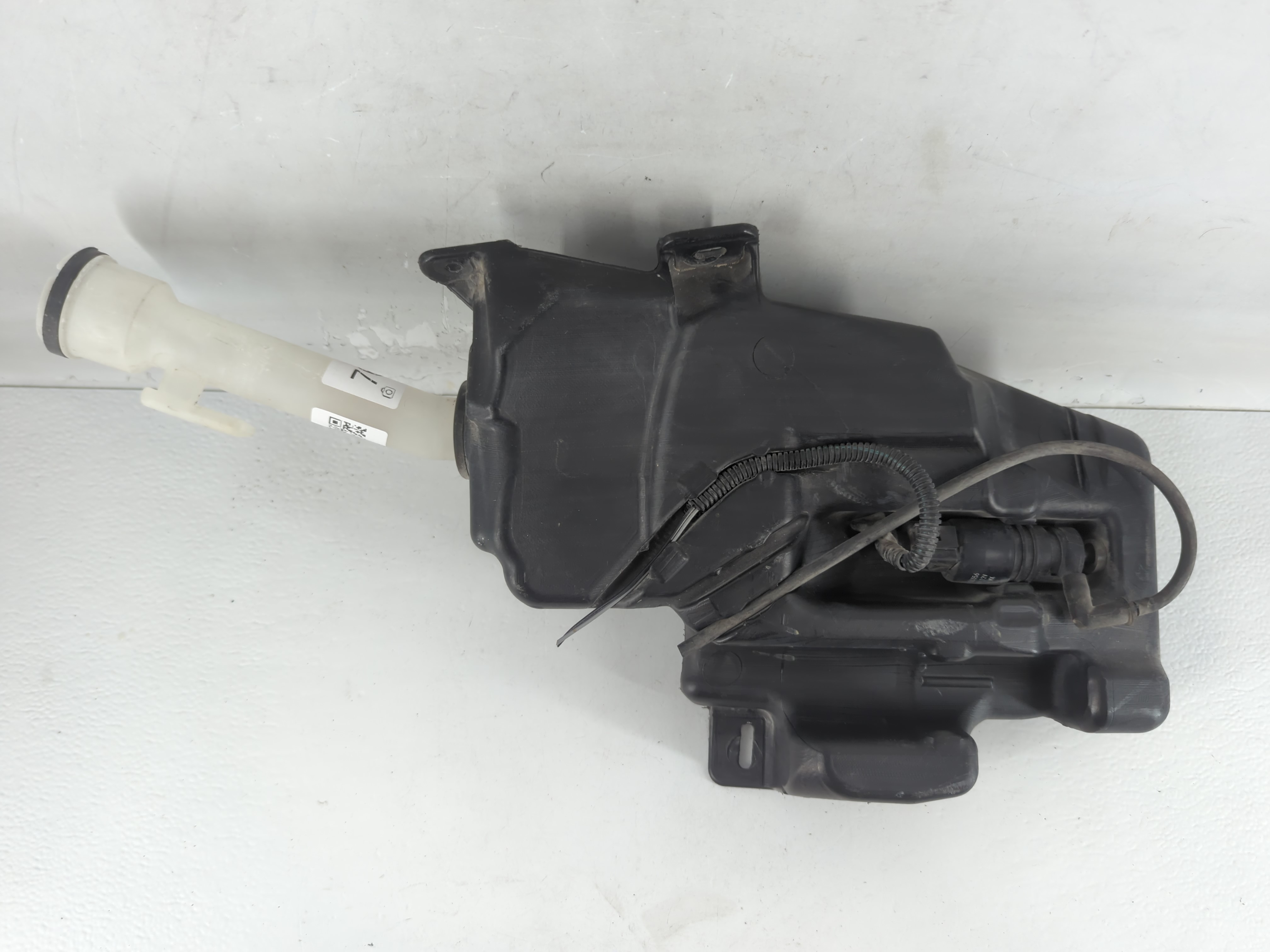 2011-2016 Chevrolet Cruze Windshield Washer Fluid Reservoir Bottle Oem 760397 - Oemusedautoparts1.com