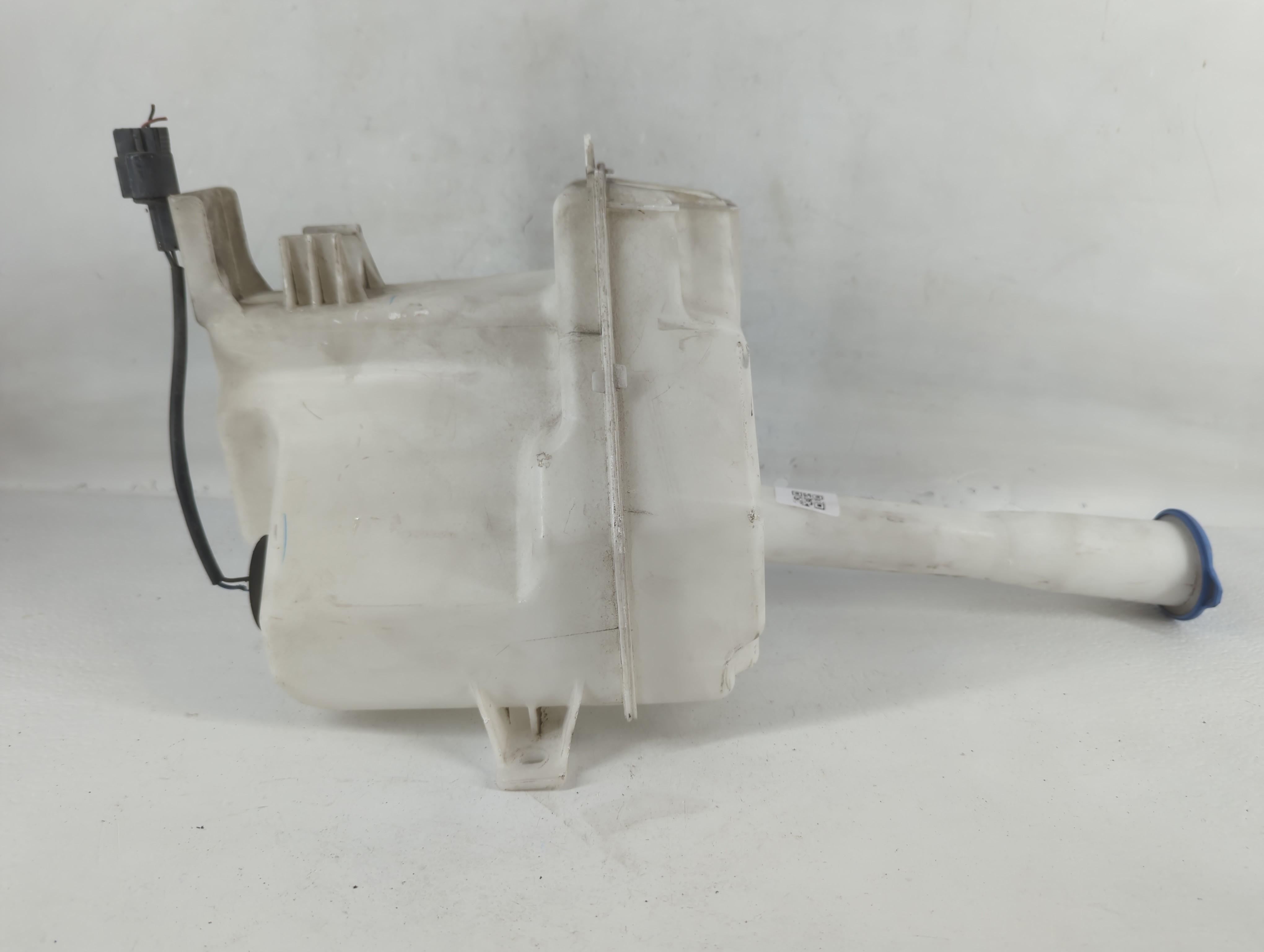 2015-2019 Hyundai Sonata Windshield Washer Fluid Reservoir Bottle Oem 760399 - Oemusedautoparts1.com