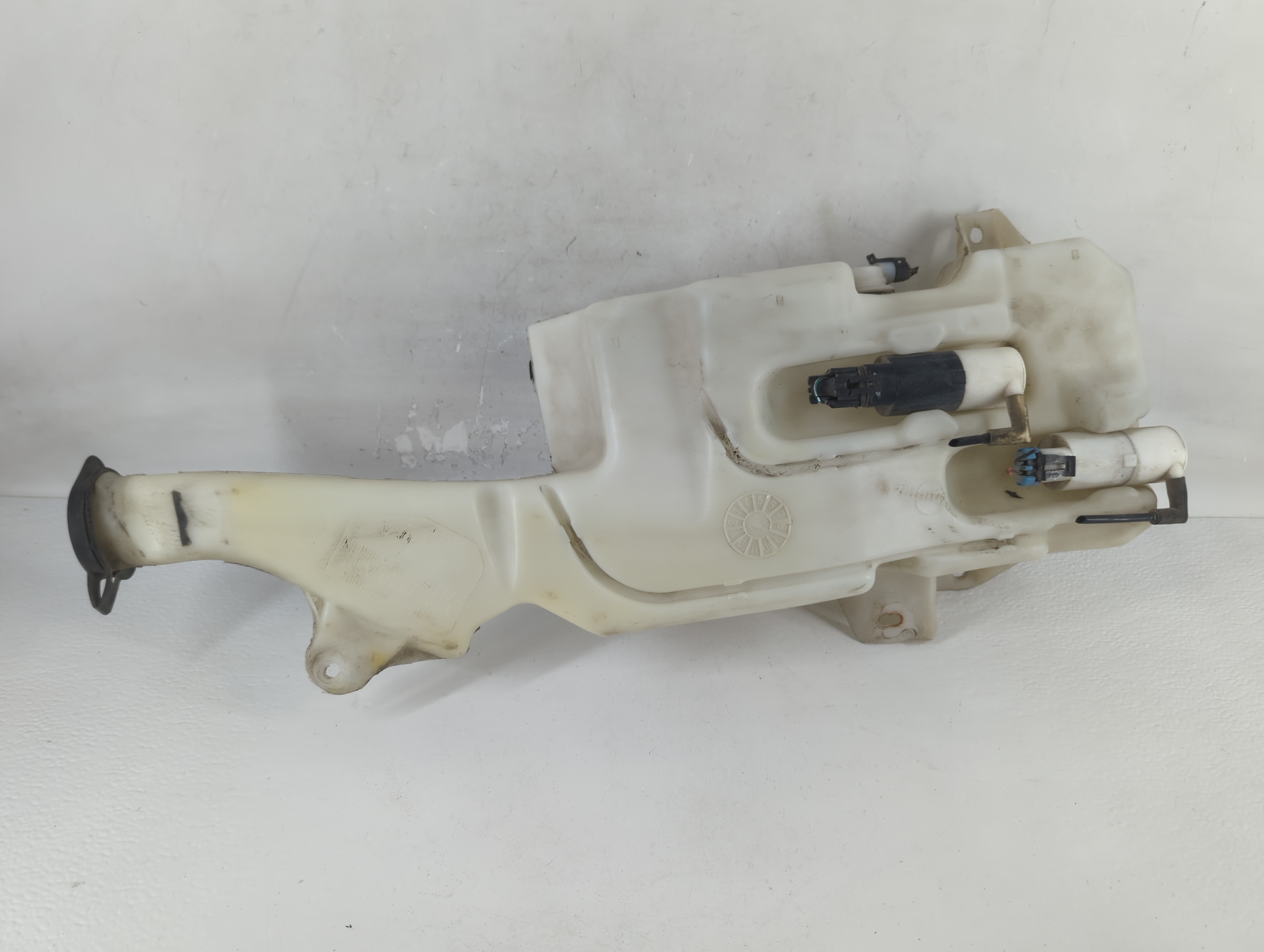 Picture of 2007-2014 Gmc Yukon Xl 1500 Windshield Washer Fluid Reservoir Bottle Oem 760413
