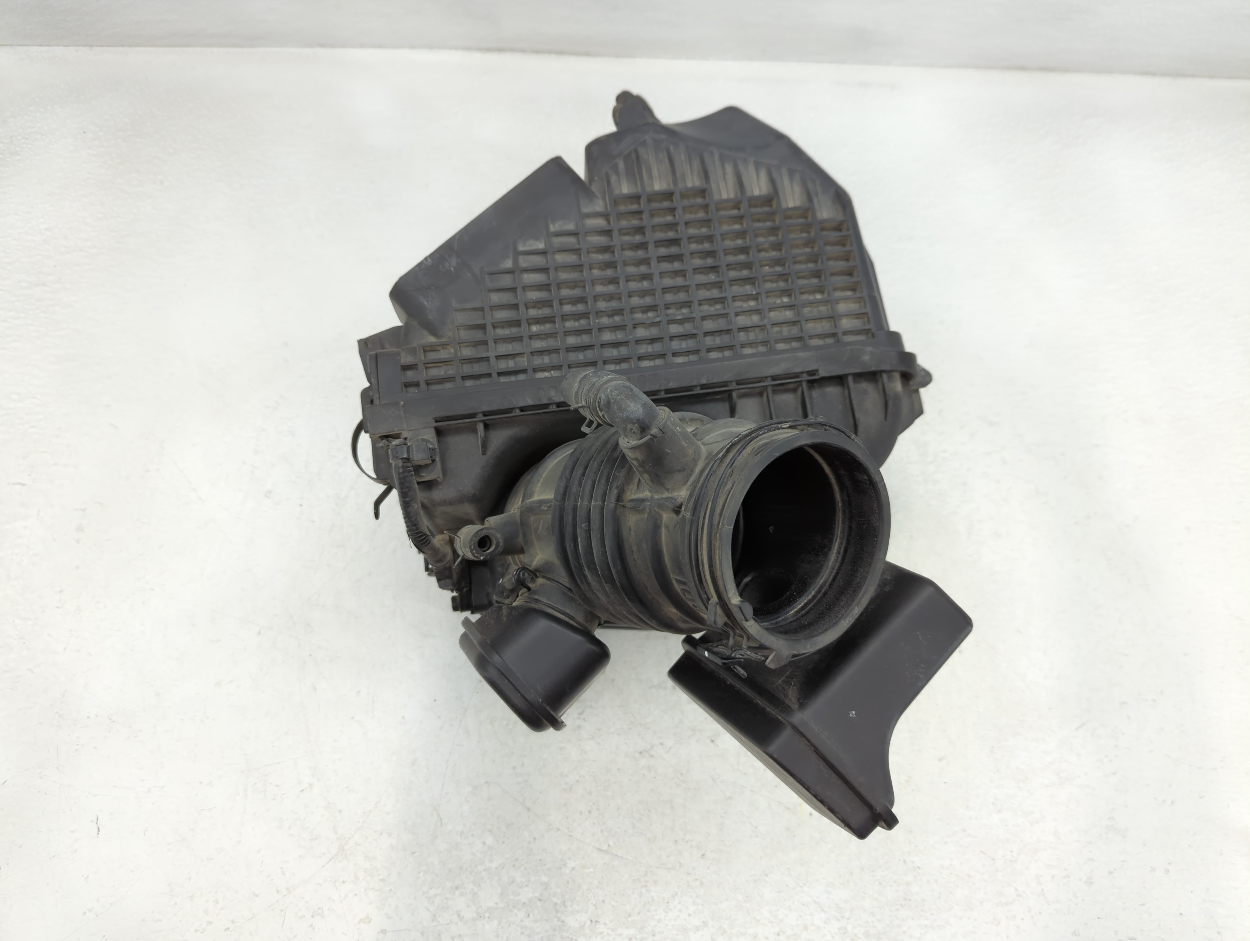 2013-2018 Hyundai Santa Fe Air Cleaner Intake-duct Hose Tube 760460 - Oemusedautoparts1.com