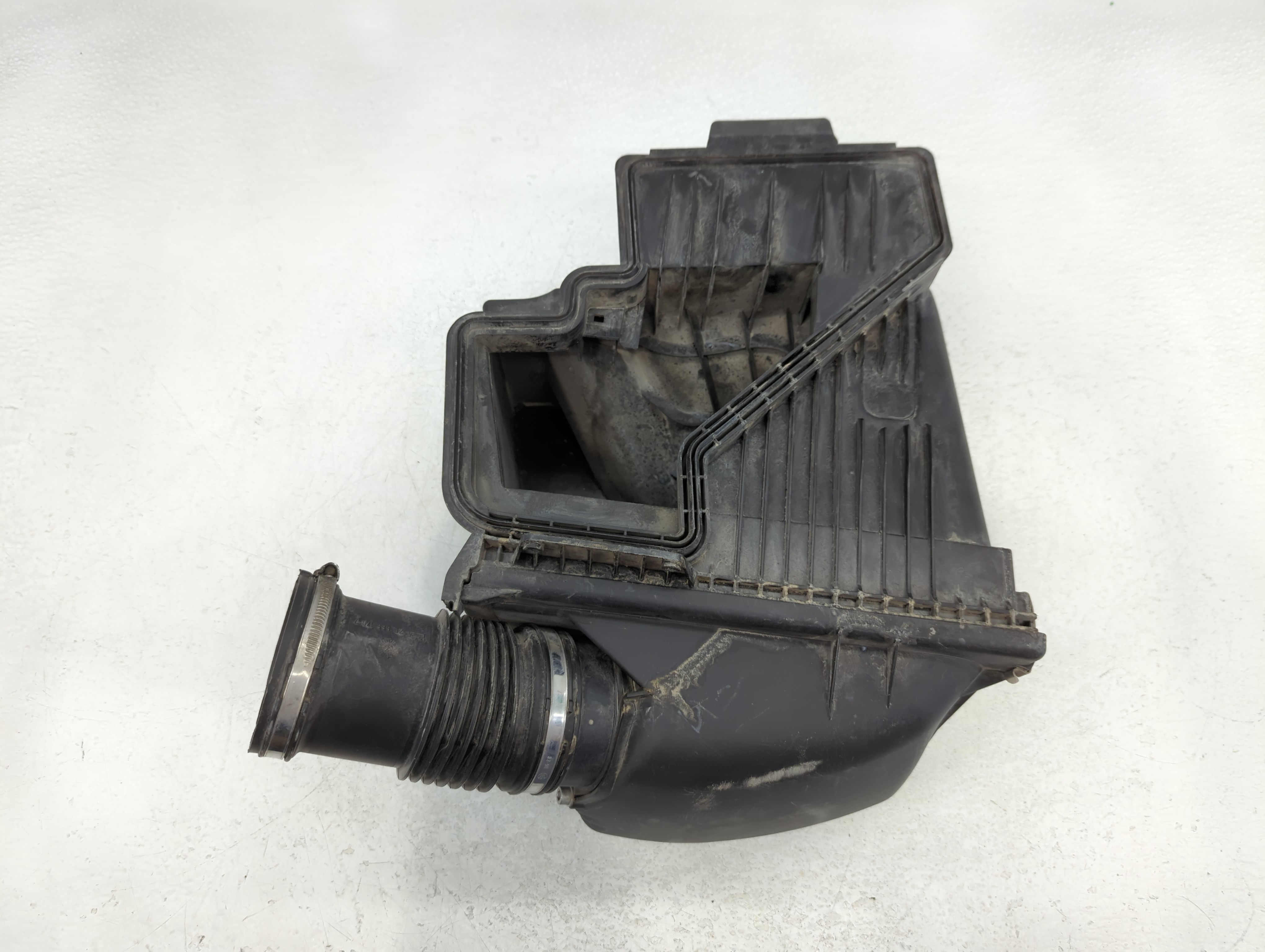 Bmw 750i Air Cleaner Intake-duct Hose Tube 760468 - Oemusedautoparts1.com
