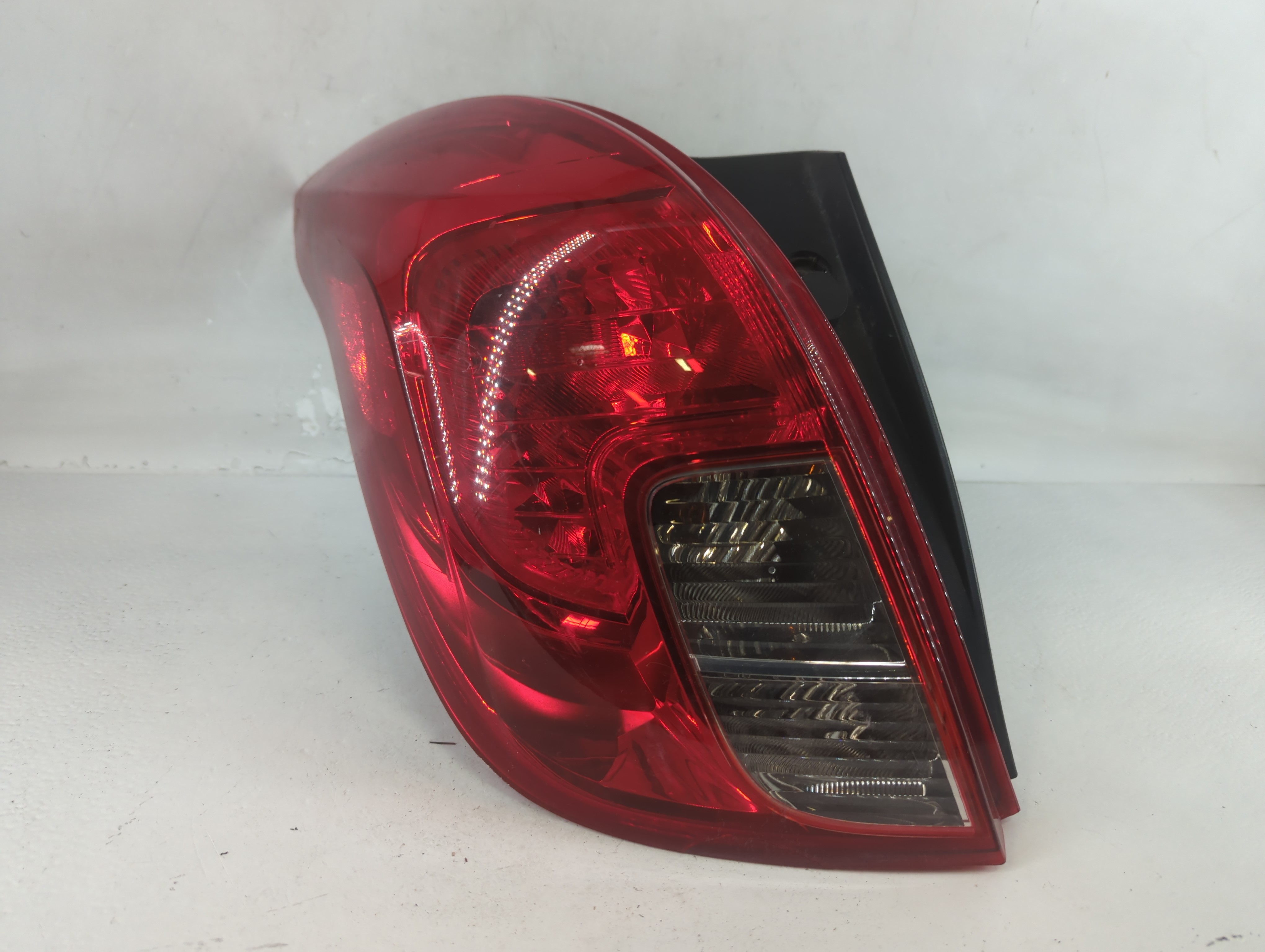 2013-2016 Buick Encore Driver Left Side Tail Light Taillight Oem 760646 - Oemusedautoparts1.com