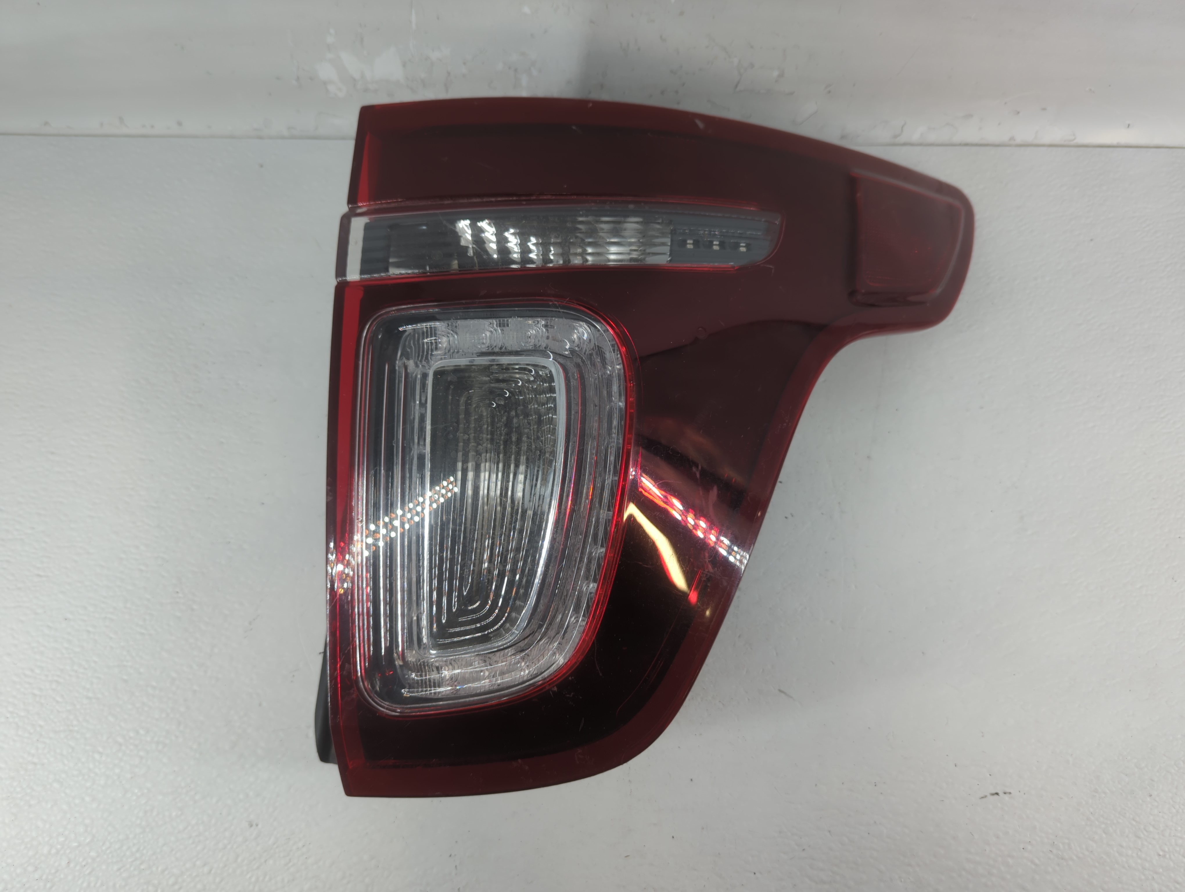2011-2015 Ford Explorer Passenger Right Side Tail Light Taillight Oem 760665 - Oemusedautoparts1.com